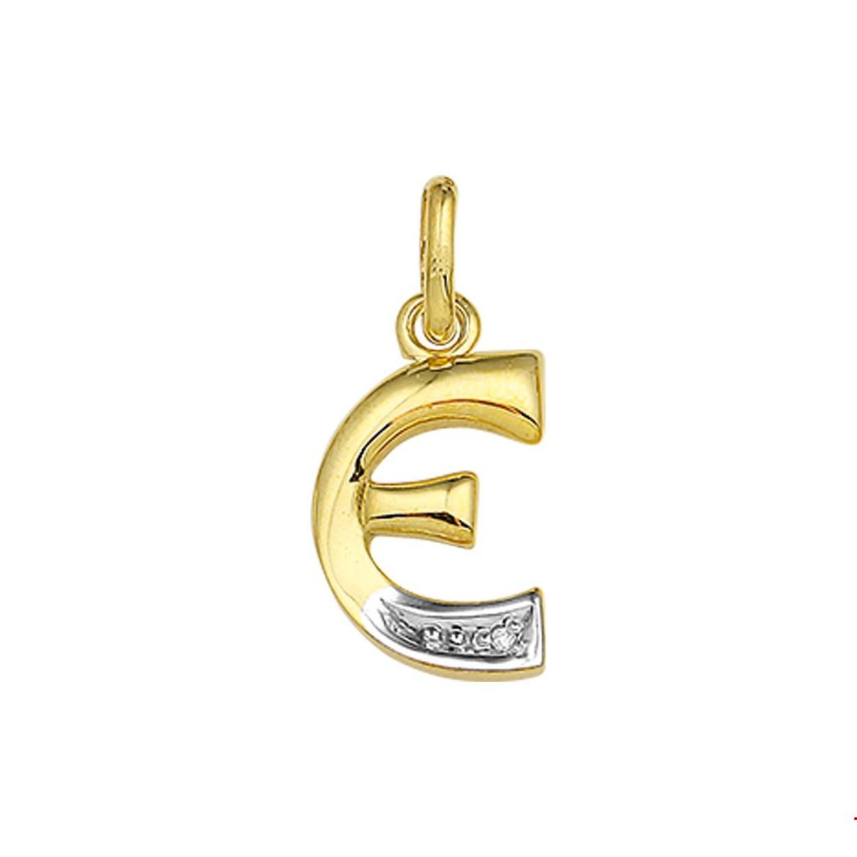 Beschrijving: Creeer een heel persoonlijk collier met deze diamant letter hanger. Kies de initialen van een dierbare je geliefde of misschien wel gewoon die van jezelf! Details: Geelgouden hanger met de letter E en een afmeting van 16x9mm.