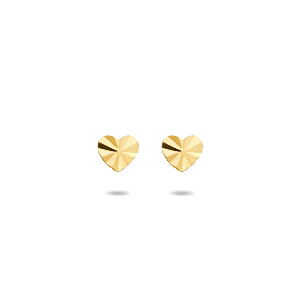 14k Geelgouden oorknoppen uitgevoerd in de vorm van een hartje en met een gediamanteerde afwerking. De oorknoppen hebben een afmeting van 3.5x4mm.