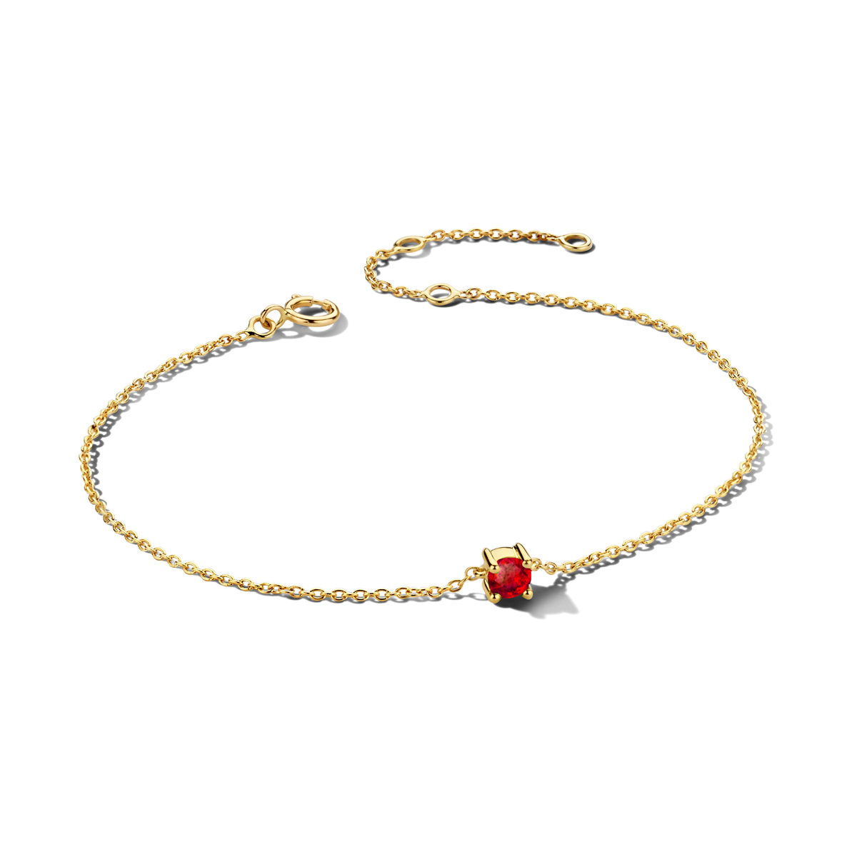 14k Geelgouden armband met een geboortesteen. De robijn heeft een steengewicht van 0.25ct. De armband heeft draaglengtes van 15.5, 17 en 18.5cm. De schakelbreedte is 1.0mm.