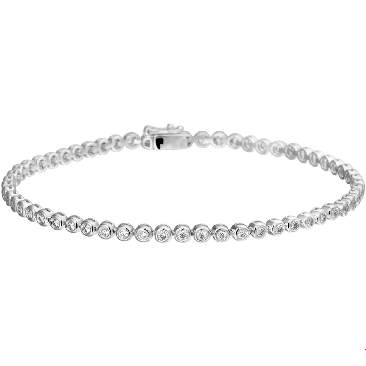 Deze elegante witgouden armband heeft een draaglengte van 18cm en een schakelbreedte van 2.9mm. De armband is uitgevoerd met schitterende briljant geslepen diamanten in de kleur fijn wit.
Met 1.00ct G/SI diamant.