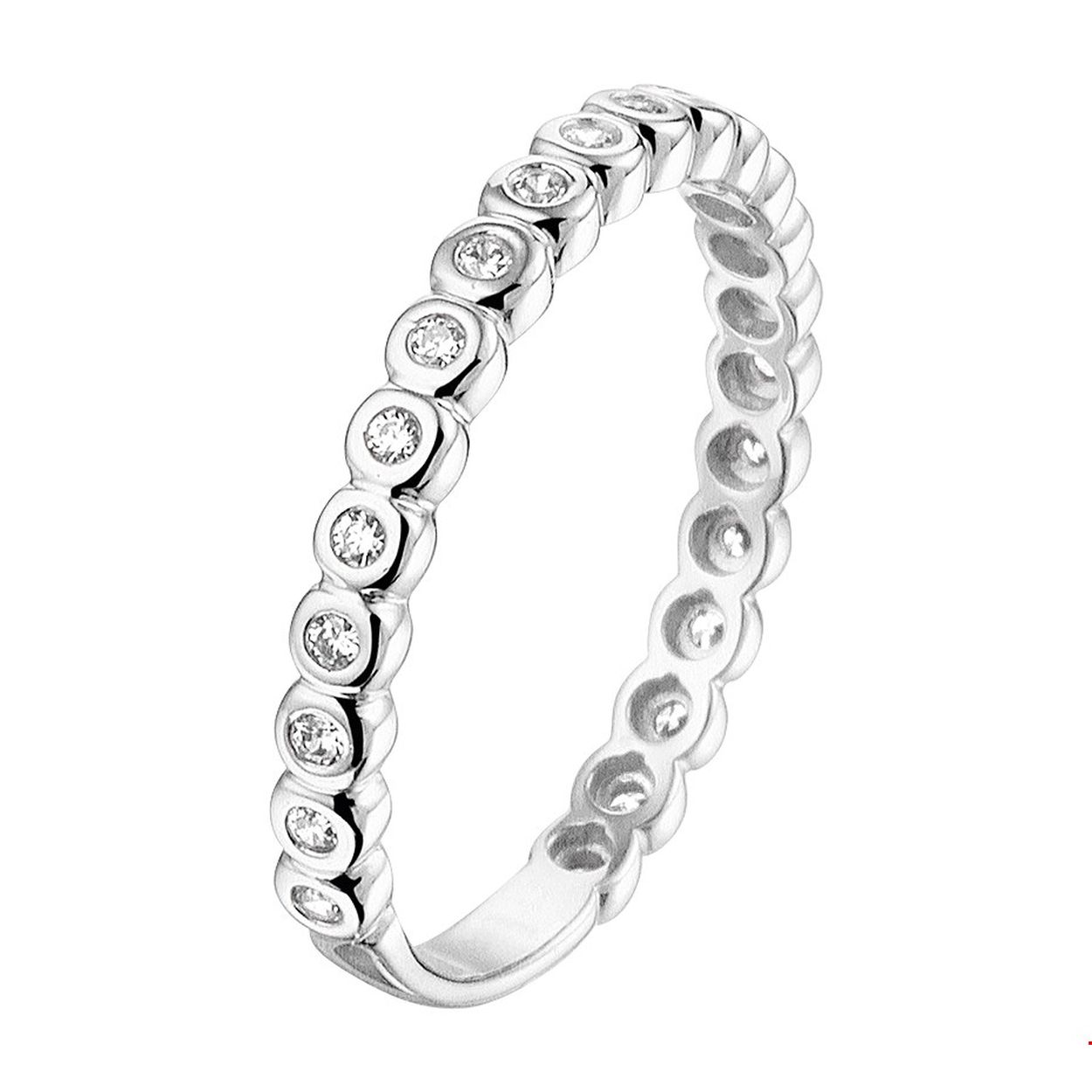 Beschrijving: Stijlvolle witgouden aanschuifring. Combineer met andere ringen voor een spannend samenspel of draag enkel deze ring voor een subtiele en elegante look. Details: Witgouden aanschuifring met een schitterende zirkonia rij en een poli afwerking.
Uniekenummer serie: 41611
Verpakt per: 1
Doelgroep: dames
Ringmaat: 17.75 mm (56)
Breedte: 3 mm
Zetting: alliance