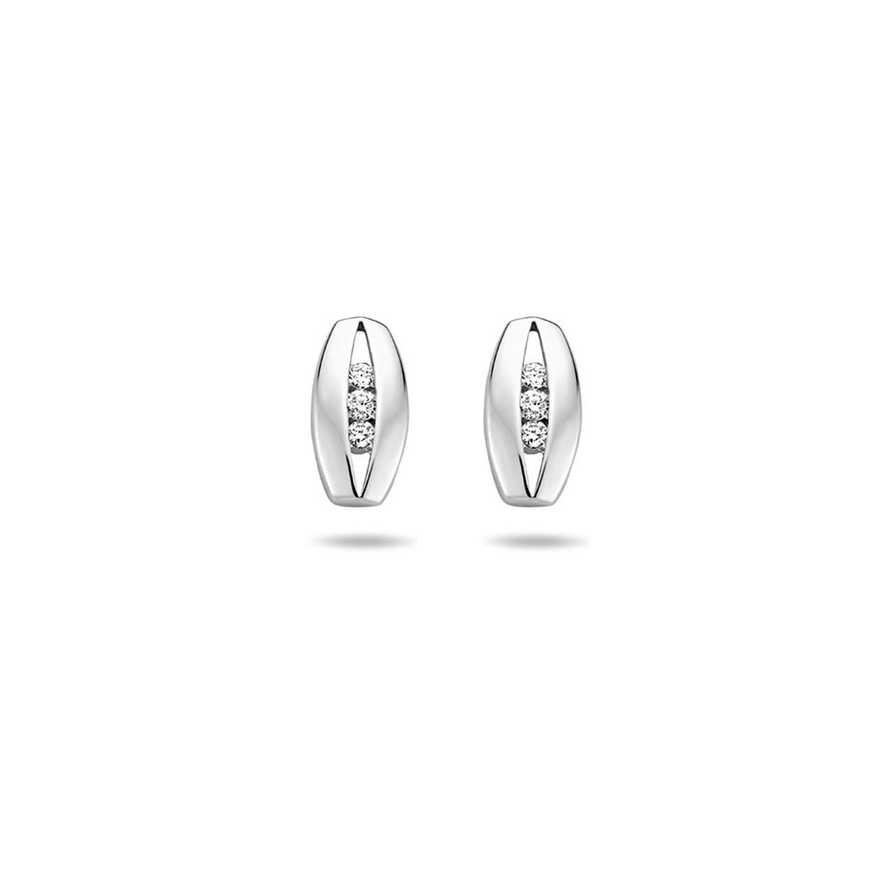 14k Witgouden oorknoppen uitgevoerd met een schitterende diamant rij. De oorknoppen hebben een afmeting van 8x4.4mm.