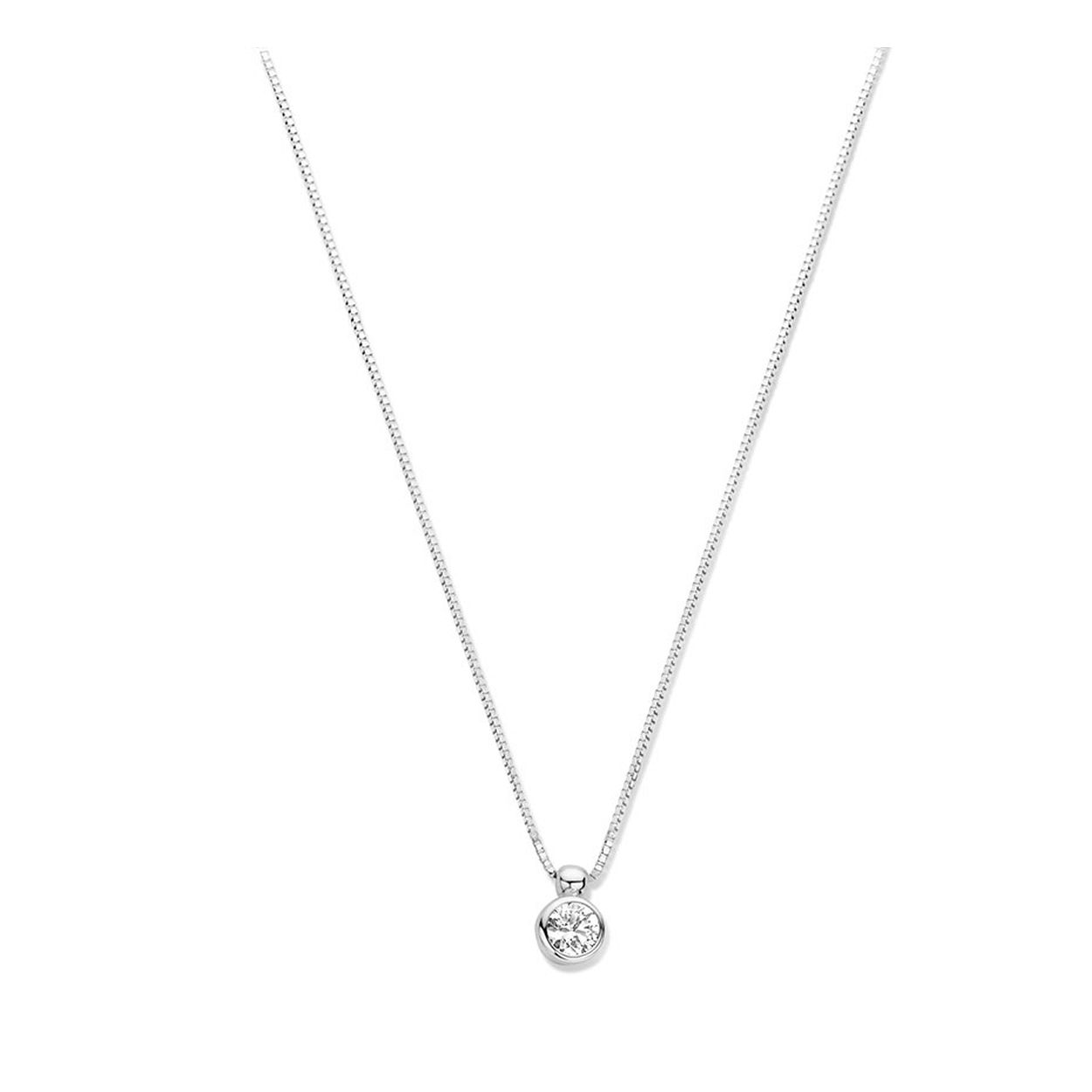 14k Witgouden collier uitgevoerd met een hanger met daarin een schitterende zirkonia. Het collier heeft draaglengtes van 42 en 45cm. De hanger heeft een diameter van 4.5mm. De schakelbreedte is 0.6mm.