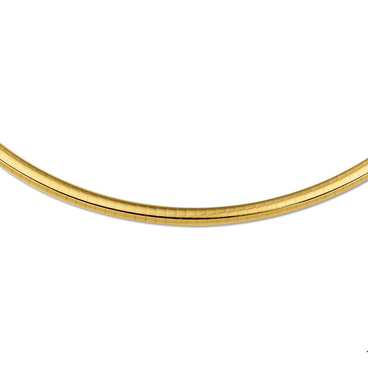 14k geelgouden omega collier met 925 zilveren kern. Het collier heeft een draaglengte van 42cm en een karabijn sluiting.