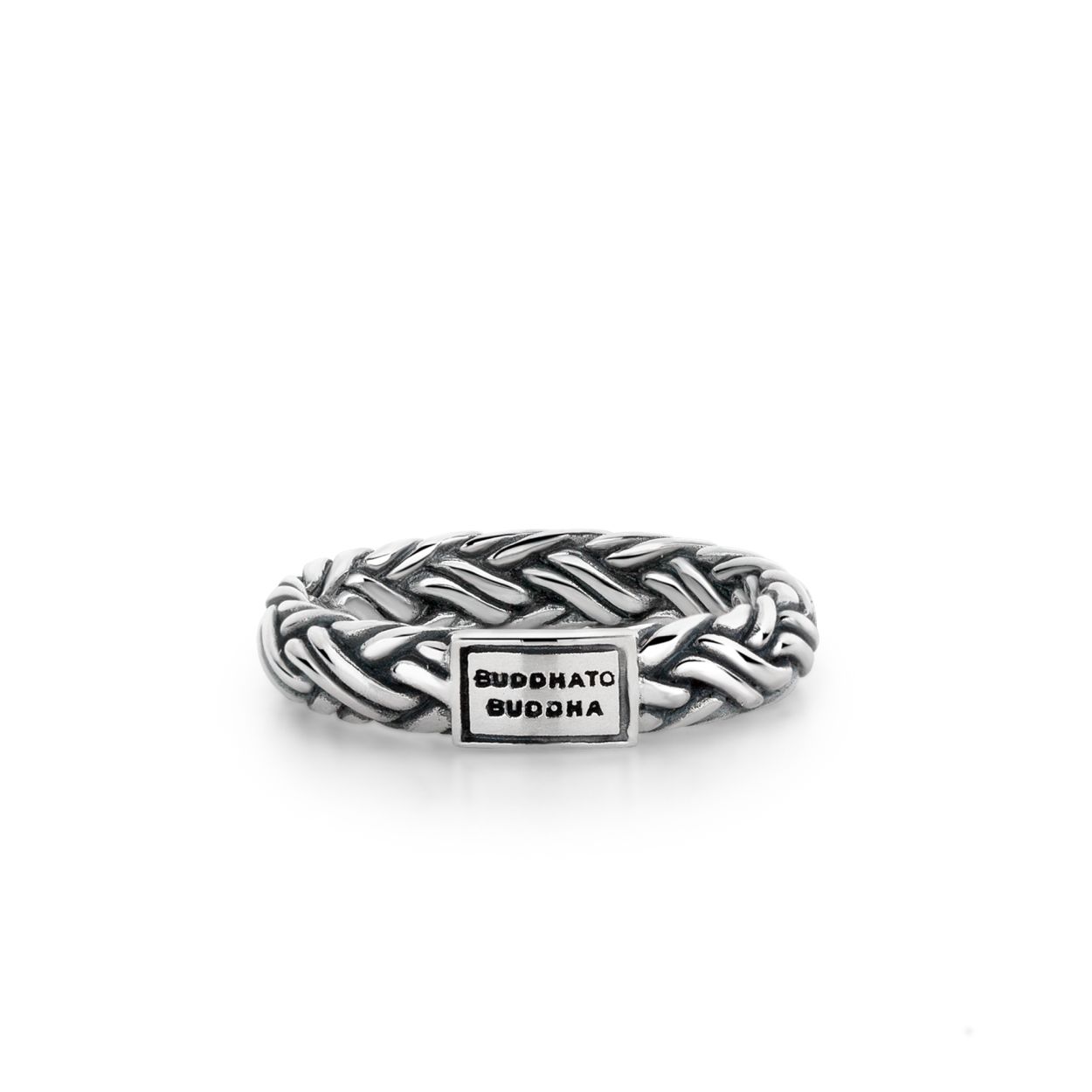 De Katja XS ring is een prachtig gedetailleerde en gevlochten ring. Een echte eyecatcher! Het ontwerp van deze subtiele zilveren ring is gebaseerd op de iconische schakel Katja. Handgemaakt en tijdloos zoals alle Buddha to Buddha sieraden. De zilveren ring laat zich perfect combineren, wees creatief en combineer sieraden van andere families uit de Heritage collectie, zoals Ellen of Ben. Deze ring valt in de categorie smalle ringen.
