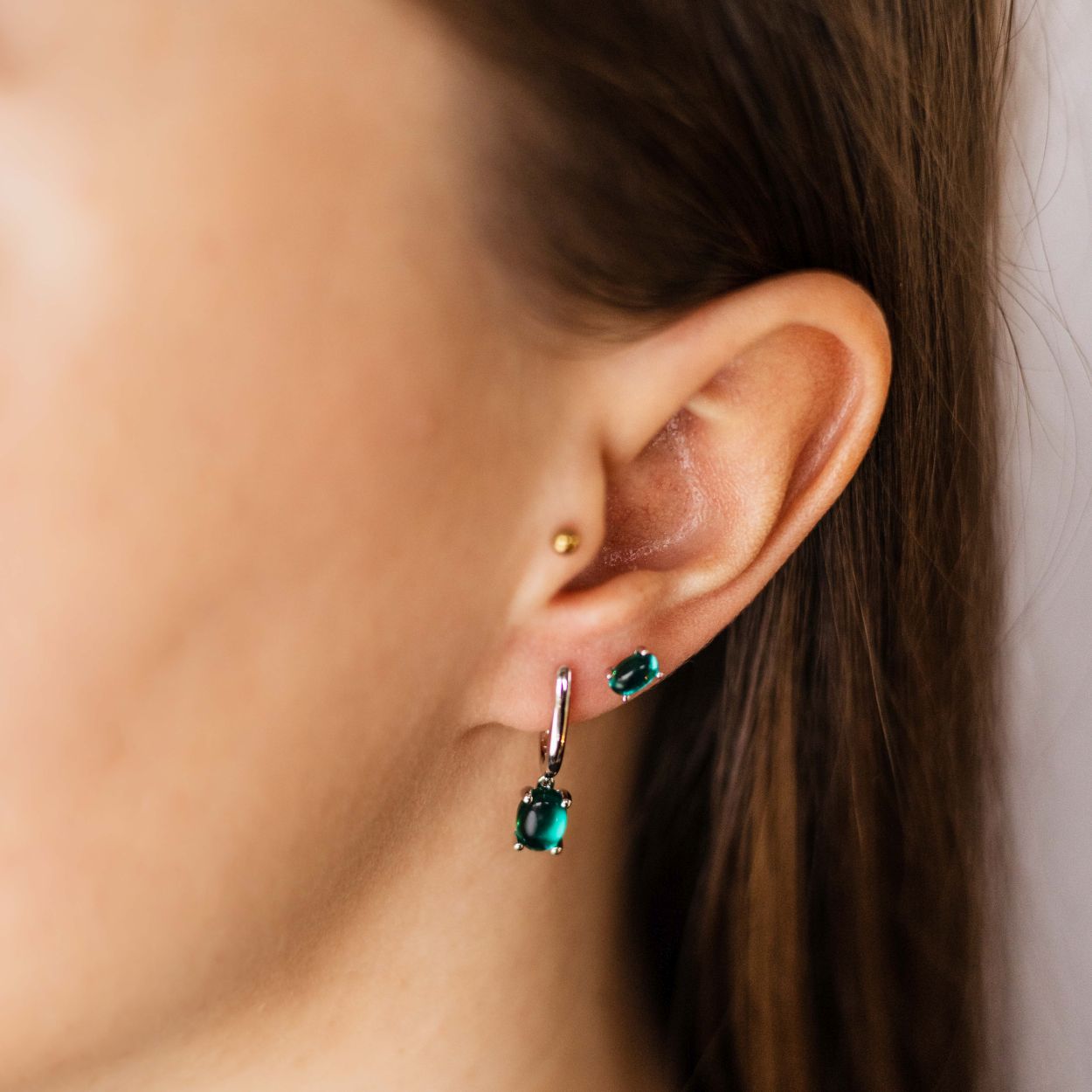 Gisser zilver oorbellen met groene steen