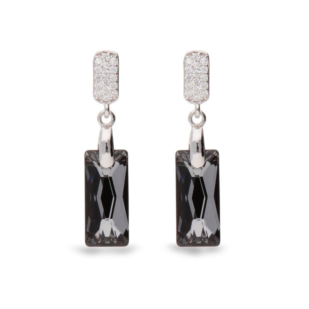 Maak je looks compleet met deze prachtige Studs Oorbellen van SPARK Jewelry voor dames. En zijn gemaakt van echt zilver gerodineerd, dat betekend dat er een ectra beschermlaag overheen zit die verkleuring tegen gaat.