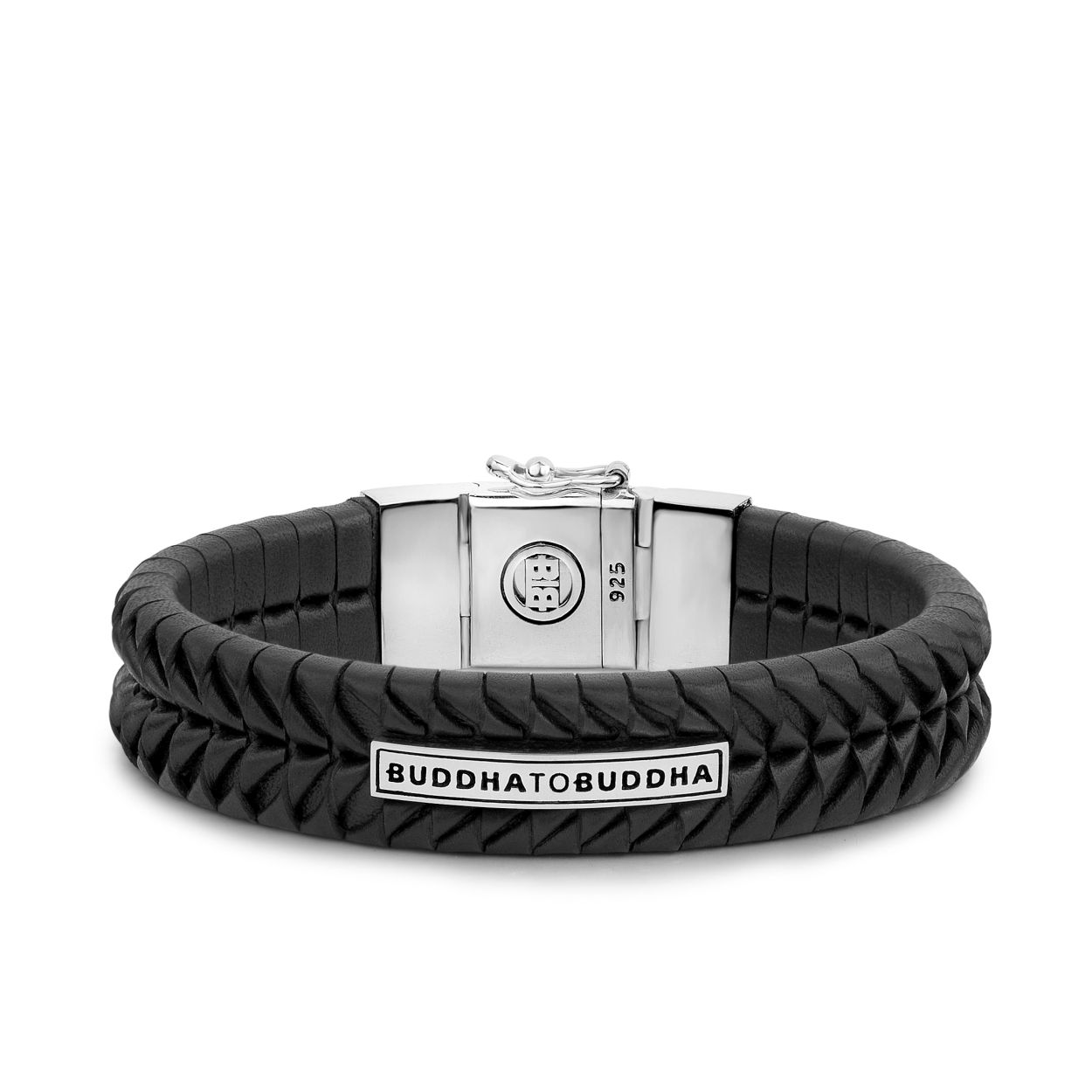 Een armband met een ambachtelijke geest. Komang is vernoemd naar onze gewaardeerde Balinese tovenaar in het weven van leer. De zwarte leren armband kenmerkt zich door prachtige symmetrische details en een zilveren sluiting.