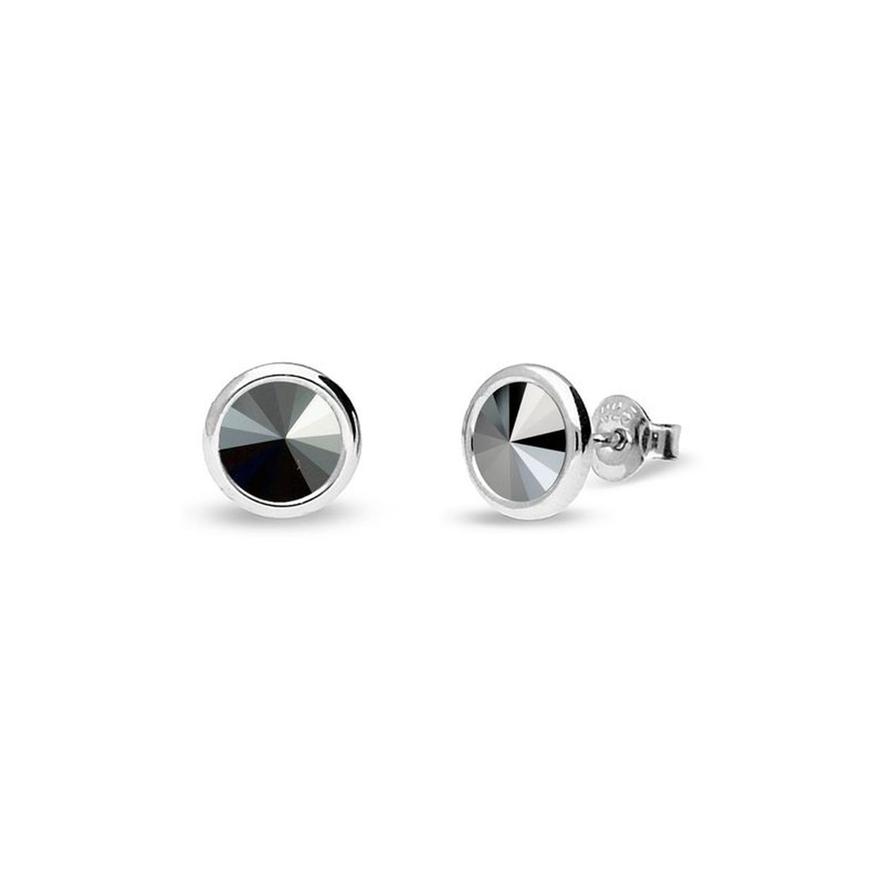 Maak je looks compleet met deze prachtige Hematite Studs Oorbellen van SPARK Jewelry voor dames. De artikelcode is KR1122SS29H.