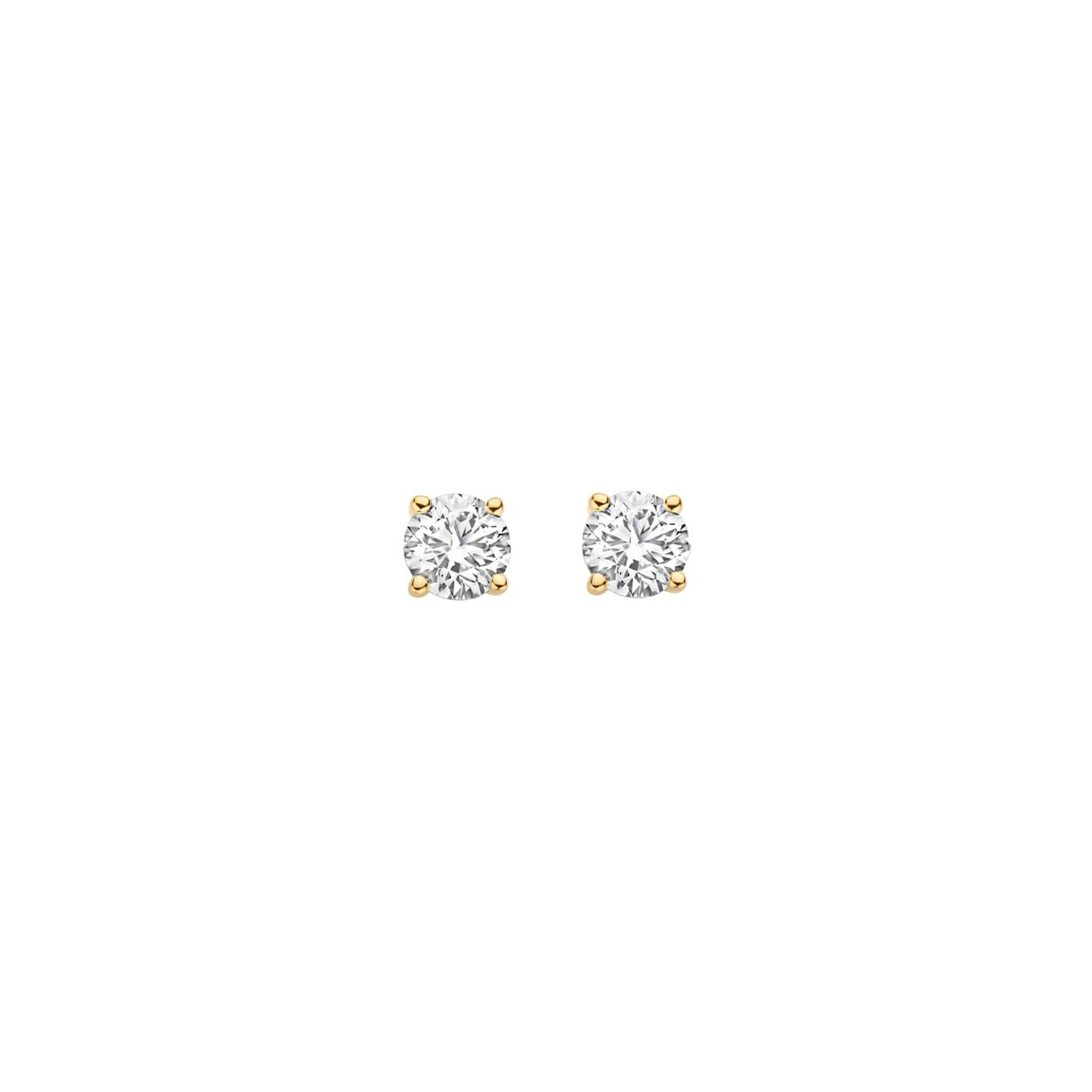 Gemaakt van 14k gecertificeerd gerecycled goud met lab grown diamant. Deze tijdloze geelgouden oorstekers zijn verrijkt met 2x 0,30 ct. lab grown diamanten met een doorsnede van 4,3 mm.