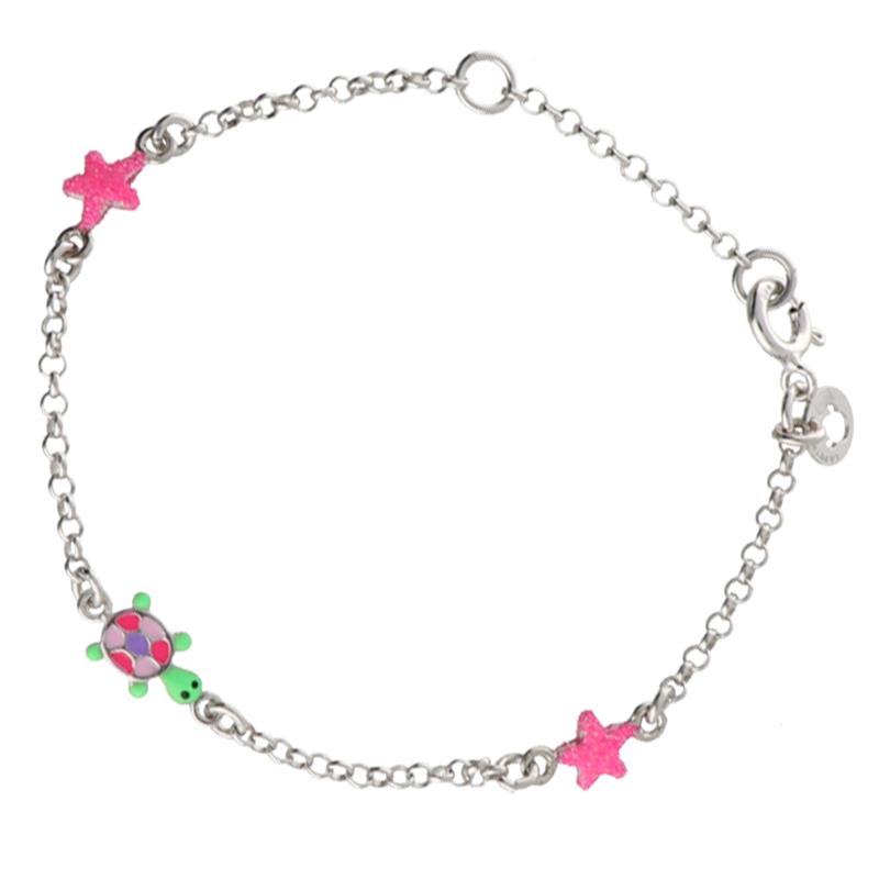 Wist jij dat schildpadden 50 jaar oud kunnen worden? Misschien wordt dit armbandje met schildpad en sterren van Lapetra ook wel zo oud! Het armbandje is gemaakt van 925 sterling zilver en is verstelbaar op 14 en 16 cm. Combineer jij dit armbandje met de bijpassende oorbellen?

Lapetra kindersieraden
Lapetra is het nieuwste handgemaakte, zilver gerhodineerde sieradenmerk voor jonge meiden. De opvallende oorknopjes met unieke designs zijn voorzien van een schroefsluiting; deze draait stevig vast. Hierdoor verliezen ze de oorknopjes niet en kunnen ze deze zelfs comfortabel inhouden bij het slapen. Bij alle sieraden ontvang je een metalen blikje: een feestje om te geven én te krijgen!

Specificaties
  - LPAR0095
  - Armband
  - 925 sterling zilver
  - Afmeting: 14-16 cm
