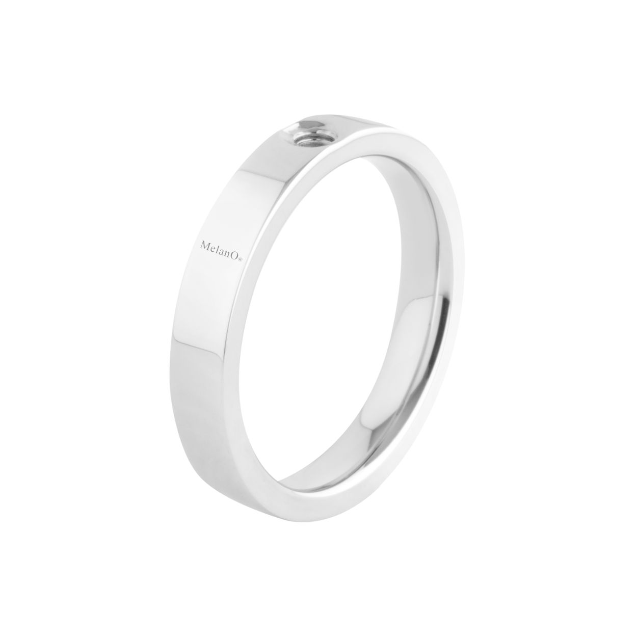 De Melano Twisted Tatum ring is een platte basic ring van 4 mm breed. Personaliseer deze ring door jouw favoriete Twisted steentje toe te voegen. Tip: combineer de Tatum ring met één van onze aanschuifringen uit de Melano Friends collectie. De Tatum ring is verkrijgbaar in een zilver-, rose goud- of goudkleurige plating.