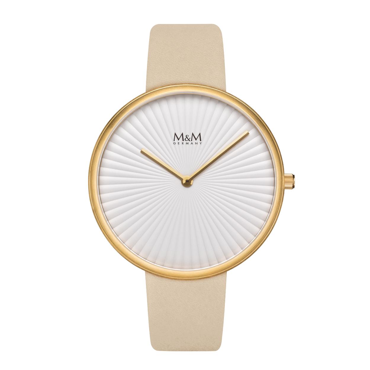 Dit M&M horloge is een dameshorloge. De diameter van de kast is 43 mm. De kast is goud van kleur. De band is gemaakt van leder en is creme van kleur. Het glas van het horloge is gemaakt van gehard mineraal. De waterdichtheid is 3 ATM.