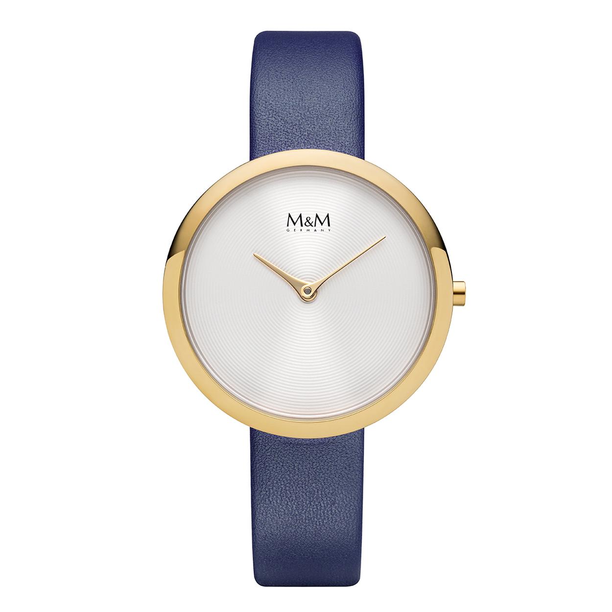 Dit M&M horloge is een dameshorloge. De diameter van de kast is 34 mm. De kast is goud van kleur. De band is gemaakt van leder en is blauw van kleur. Het glas van het horloge is gemaakt van gehard mineraal. De waterdichtheid is 3 ATM.