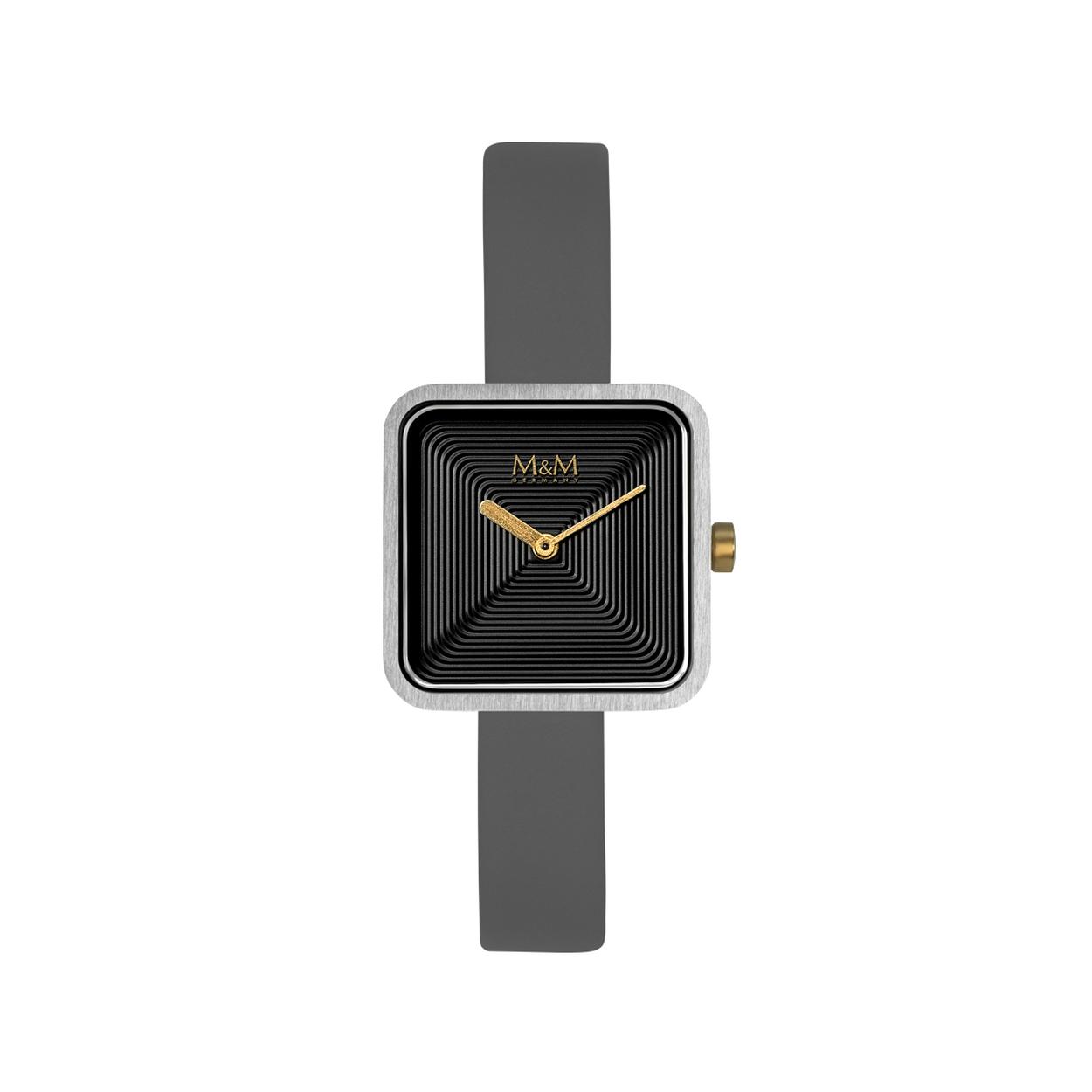 Dit M&M horloge is een dameshorloge. De diameter van de kast is 25 mm. De kast is zilver van kleur. De band is gemaakt van leder en is grijs van kleur. Het glas van het horloge is gemaakt van gehard mineraal. De waterdichtheid is 3 ATM.