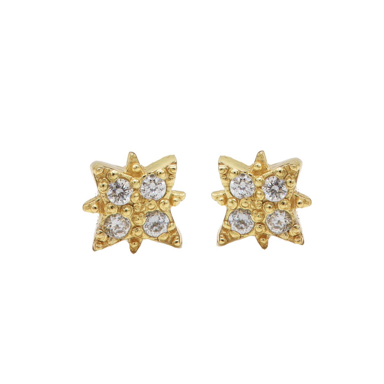 Maak je earparty compleet met deze oorsieraden van Karma. Leuk om single te dragen of in een rijtje gecombineerd met andere oorsieraden. De oorsieraden van Karma zijn van zilver of met een mooie vergulding
