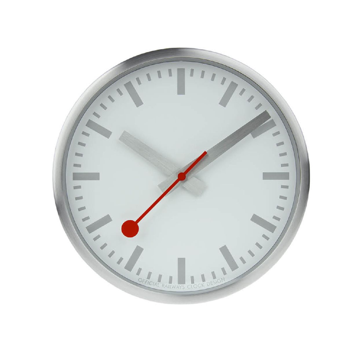 Mondaine M990.CLOCK.17SBG Clock
Deze�Mondaine SBB Clock Pure is goudkleurig�en gemaakt van gematteerd aluminium. Voor de liefhebbers bevat deze wandklok geen logo. Bovendien is de witte wijzerplaat ge�nspireerd op de originele Zwitserse stationsklok. Verder heeft deze klok een kastdiameter van 25cm. Daarnaast tikt de secondewijzer met het kenmerkende rode bolletje iedere seconde een stapje verder.�Ten slotte loopt het uurwerk op 1AA batterij. Bij de Mondaine SBB Clock Pure wordt er geen batterij meegeleverd.

