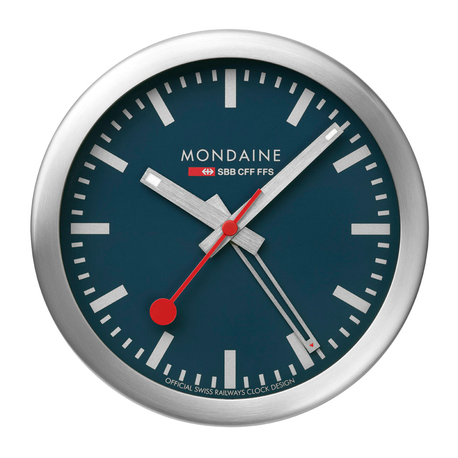 Mondaine A997.MCAL.46SBV Clock - Blauw - 125mm
Deze unieke Mondaine klok met nummer: A997.MCAL.46SBV kenmerkt zich door de zilverkleurige ronde aluminium kast met strakke rand. Op de blauwe wijzerplaat zijn de zilverkleurige uur strepen en wijzers duidelijk zichtbaar. Als blikvanger heeft deze klok een rode secondewijzer net als een stationsklok. Deze klok heeft een alarm functie en een luxe uitstraling dat prima past bij een Zwitsers uurwerk.

Het Merk:
The Official Swiss Railway Watch. Gebaseerd op de offici�le stationsklok van de Zwitserse spoorwegen is 30 jaar geleden de horlogelijn onder het merk Mondaine opgezet. Zwitserse kwaliteitsuurwerken net zo punctueel als de Zwitserse treinen. Een echte design klassieker met een unieke wijzerplaat en de wereldberoemde rode secondewijzer met bolletje. Herkenbaar uit duizenden.

Specificaties:
- Mineraalglas
- Blauwe wijzerplaat
- Swiss Made alarm klok?
- 3 ATM (Regen- & spatwaterdicht)
- � 125cm ?
