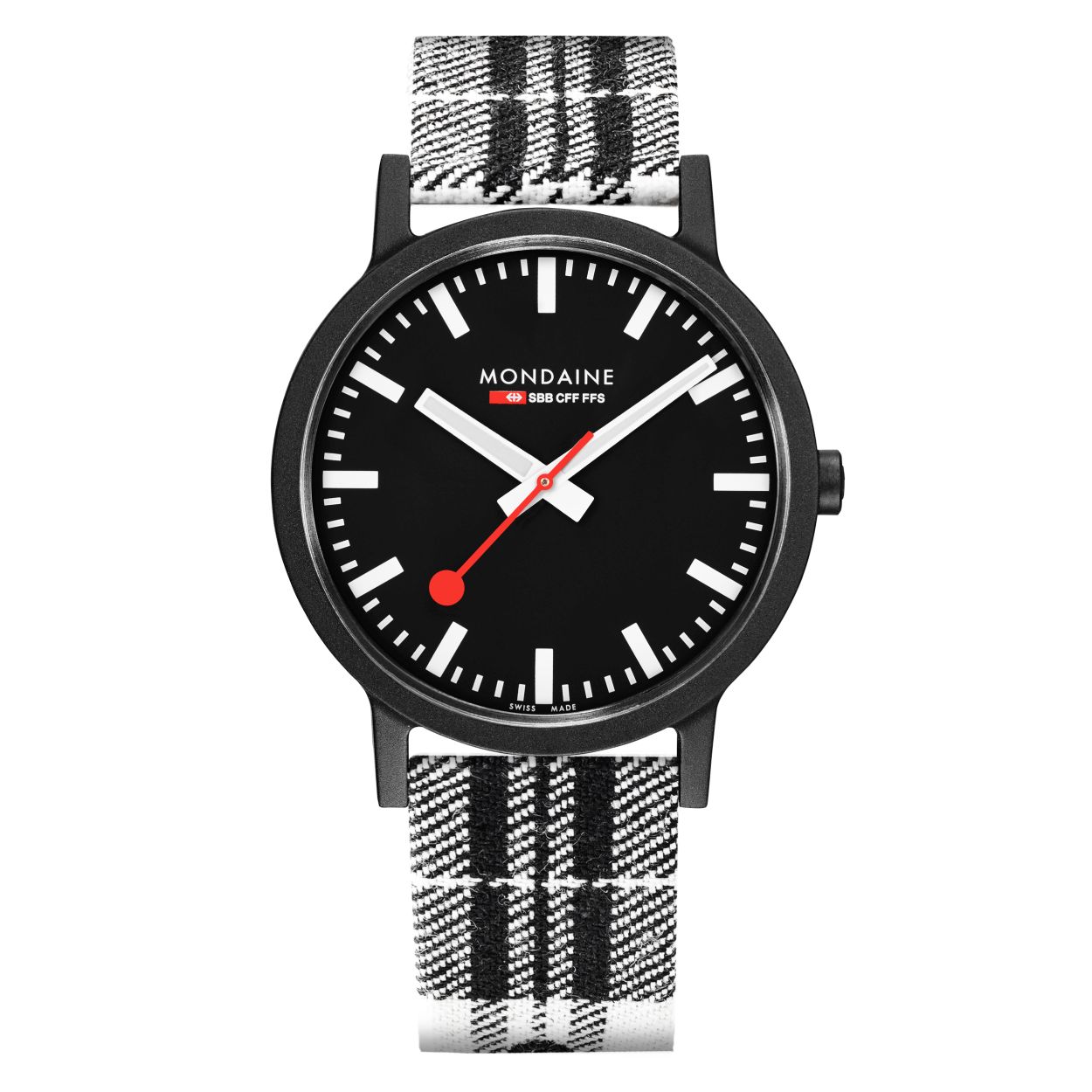 Mondaine - MS1.41120.LB - Essence
Dit design horloge uit de Mondaine Essence serie is vervaardigd uit duurzame grondstoffen. Mondaine slaat met deze serie een weg in van een merk dat milieubewust met grondstoffen omgaat en een belangrijk deel van haar product biologisch afbreekbaar maakt.  
Het horloge heeft vlak gehard mineraalglas en een zwarte horlogekast met een kastdiameter van 41mm. Bij de Essence serie wordt de horlogekast niet meer gemaakt van RVS, maar uit olie/hars gewonnen uit zaden van de Ricinus communis L (wonderboom). De band van het horloge is van kurk en textiel dat gemaakt is van gerecyclede petflessen.
Het horloge is voor 71% geproduceerd is met gebruikte materialen.

HET MERK
The Official Swiss Railways Watch. Gebaseerd op de offici�le stationsklok van de Zwitserse spoorwegen, is 30 jaar geleden de horlogelijn onder het merk Mondaine opgezet. Zwitserse kwaliteitsuurwerken, net zo punctueel als de Zwitserse treinen. Een echte design klassieker met een unieke wijzerplaat, en de wereldberoemde rode secondewijzer met bolletje. Herkenbaar uit duizenden.

SPECIFICATIES
- Gehard mineraalglas
- Strakke ronde kastvorm, � 41mm 
- Zwart uit olie/hars gewonnen uit zaden van de Ricinus communis L (wonderboom) horlogekast
- Zwarte wijzerplaat van de originele stationsklok
- Zwarte horlogeband van kurk en gerecycled textiel
- Swiss Made
