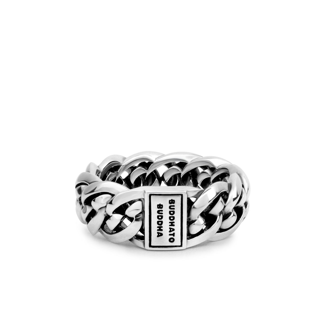 De Buddha to Buddha Nathalie Small ring is een van de bekendste ringen uit de collectie. De aparte dubbele schakel maakt deze zilveren ring tot een echte eyecatcher. Handgemaakt en tijdloos zoals alle Buddha to Buddha sieraden. De Nathalie Small Ring is smaller dan de Nathalie Ring.
