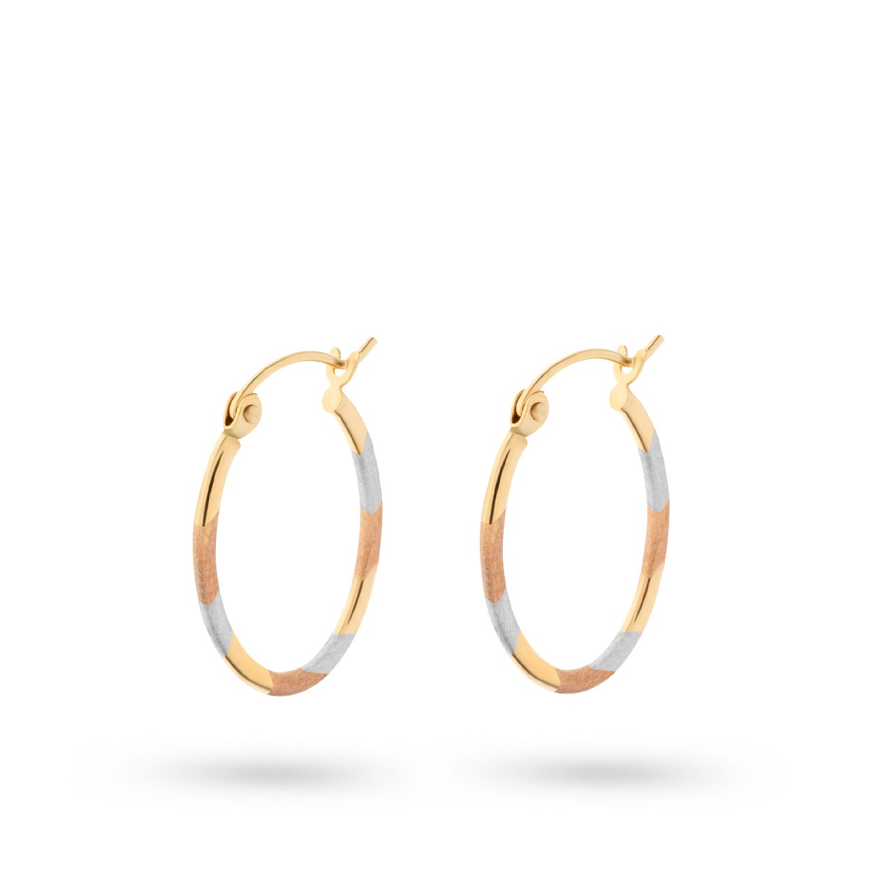 Dit zijn creolen van het merk Swing Jewels. De kleur van het sieraad is rose, wit en geelgoud.