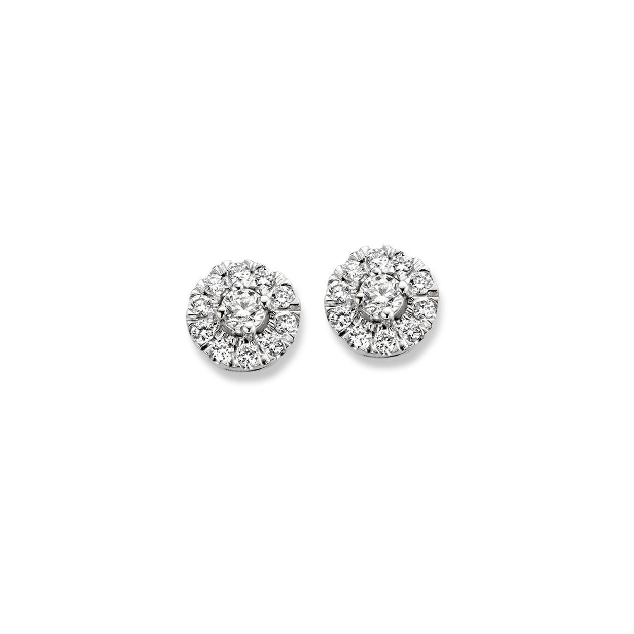 18 Karaat witgouden Aurore oorstekers met 0.20 crt Lab-Grown Diamonds. Model Emma.
Emma is een serie schitterende sieraden met entourage zetting. De ronde middensteen (briljant geslepen) wordt hierbij omringd door kleinere briljanten. Kies zelf de gewenste steengrootte van jouw diamant. De Emma oorstekers zijn in verschillende maten beschikbaar. 
Deze oorbellen hebben een heldere gerhodineerd, witgouden zetting met diamant. De oorstekers zijn voorzien van stevige witgouden schuifjes, waardoor ze stevig in het hoor blijven zitten.
De Emma oorbellen zijn onderdeel van een set, in onze collectie zijn bijpassende colliers en een ring te vinden. 