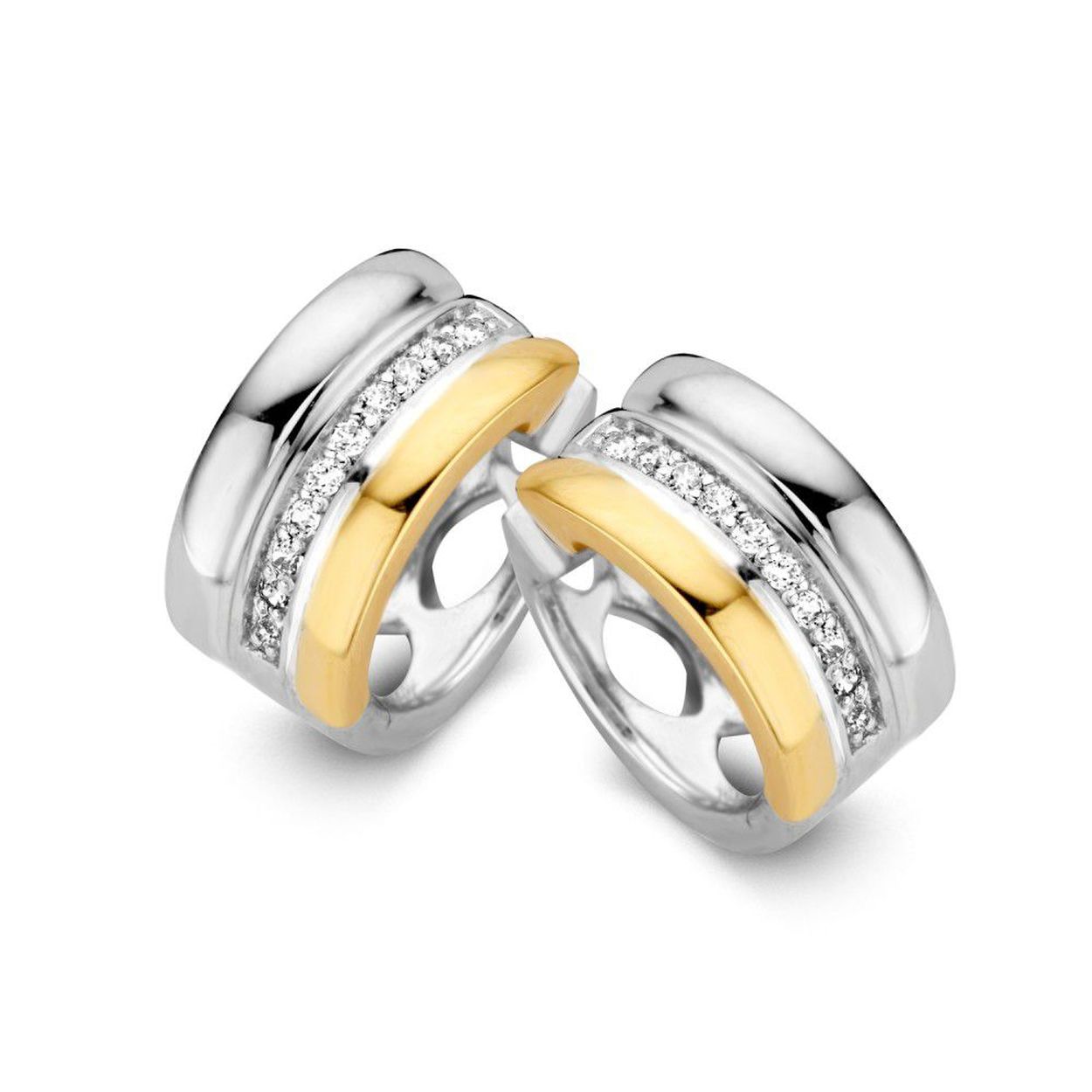 Zilver met 14 karaat gouden creolen en zirkonia Deze oorbellen zijn�onderdeel van een set.
