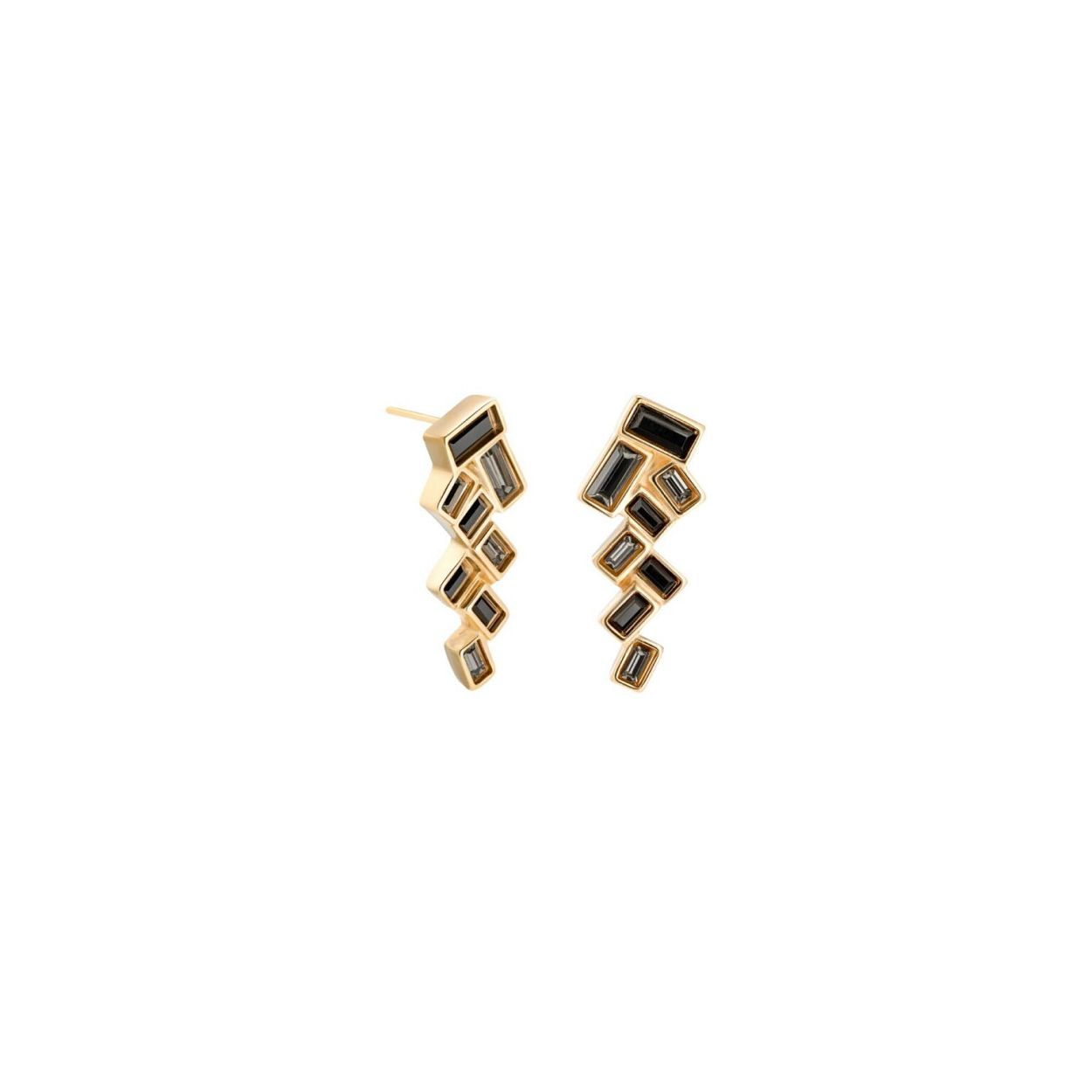 Deze prachtige vergulde oorstekers van Uno De 50 zijn perfect voor een elegante look. Ze zijn voorzien van een uniek ontwerp met subtiele decoratie en zijn handgemaakt in Spanje. De oorstekers zijn ideaal voor dagelijks gebruik of voor een speciale gelegenheid, en kunnen gemakkelijk worden gecombineerd met verschillende outfits. 