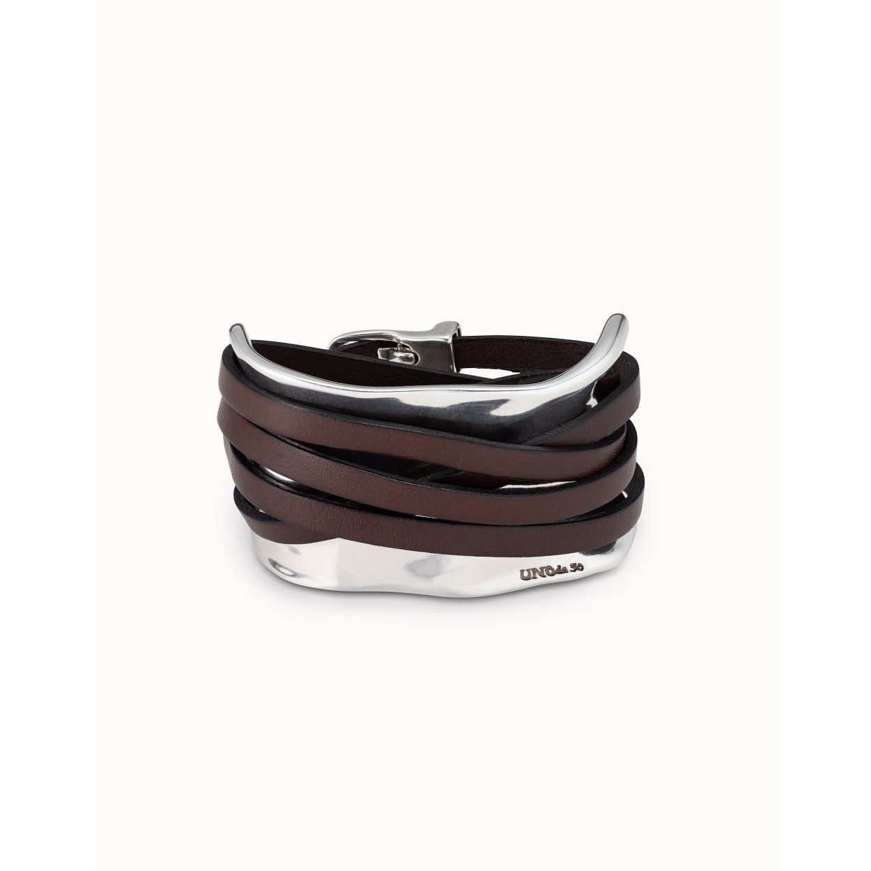 Dit is een Armband van het merk UNOde50.