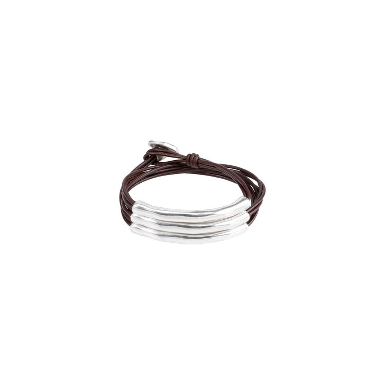Wikkelarmband van Uno de 50 met 3 verzilverde buisjes om een bruin leren koord.
