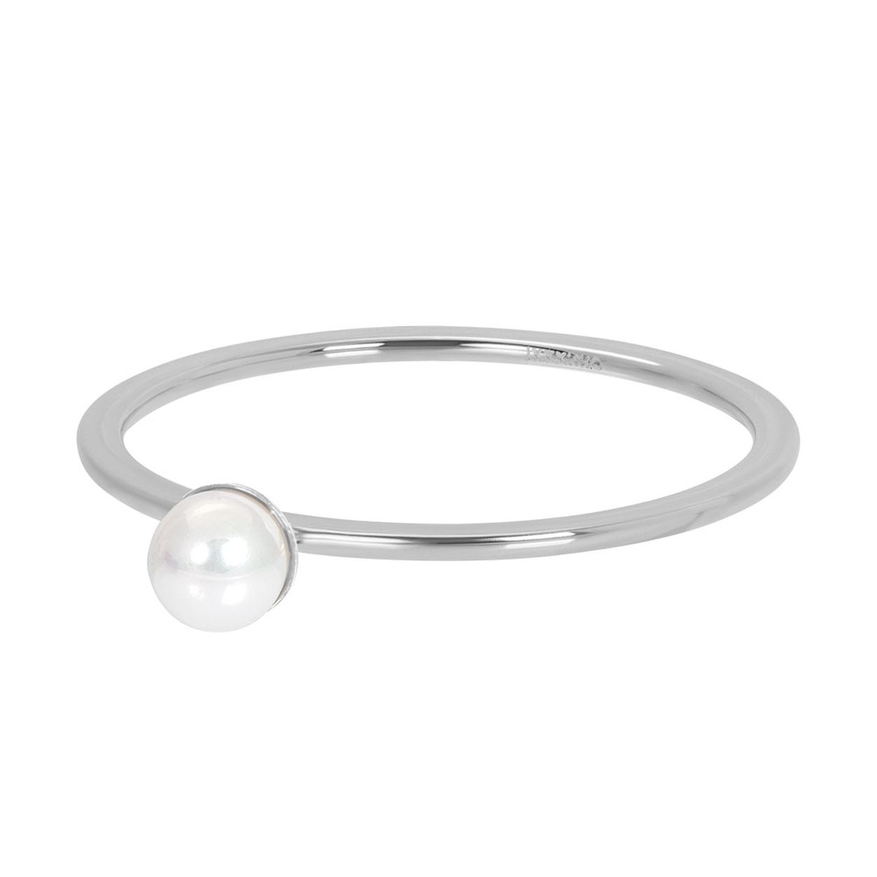 Dit is een zilverkleurige ring in maat 20 uit de collectie Silence