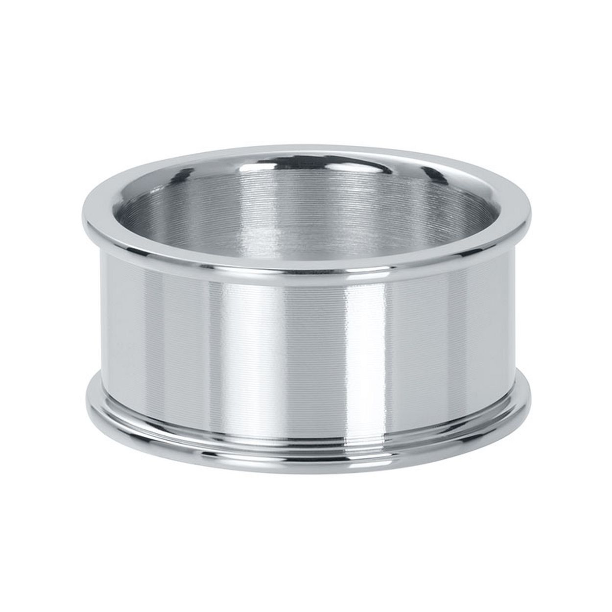De iXXXi basis ring is gemaakt van stainless steel.
\nOm de iXXXi basis ring compleet te maken behoor je deze te vullen met minimaal 8 mm aan iXXXi vulringen, voorkeur voor een extra 1mm vulring om te zorgen dat de vulringen niet rond draaien in de basisring.
\n
\nDit is het een na smalste model van de serie basisringen. Totale breedte is 10 mm. Deze vul je met 8 - 9 mm aan vulringen. Hoe dat stel je zelf samen. Vind je dit moeilijk? Kom langs bij ons in de winkel voor persoonlijk advies of gebruik de iXXXi ring generator op onze site onder de link iXXXi. Met deze generator kun je alvast een sneak preview krijgen hoe je ring eruit komt te zien. LET OP! de basisringen van iXXXi draag je veelal een halve maat tot een maat groter dan een smallere ring.
\n
\nAdvies: doe met handen wassen, douchen, slapen en sporten je ringen af. Je hebt er zo veel langer plezier van!