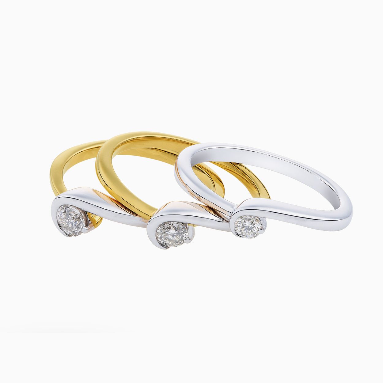 R2024/6-10 Solitaire Ring met 0,10 crt.diamant - kleiner dan maat 19