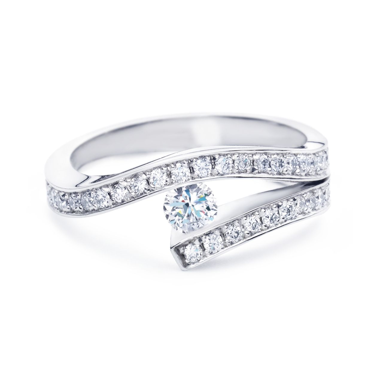 Ring Victoire Riche 14kts goud met natuurlijk diamant briljant geslepen  
een middensteen van 0,07 carat Si/River. 
en 37 Stenen Filé gezet, in de scheen van de ring met een totaal gewicht van 0,32crt

Verkrijgbaar vanaf 0,07crt 
in de diamant kwaliteit  small inclusions (SI) -  river (kleur) 

Leverbare goudkleuren: 14kts geelgoud, 14kts witgoud, 14kts roségoud en alle bicolor combinaties

leverbare Steengroottes:  	
0,07crt si/river tot en met 0,45crt si/river