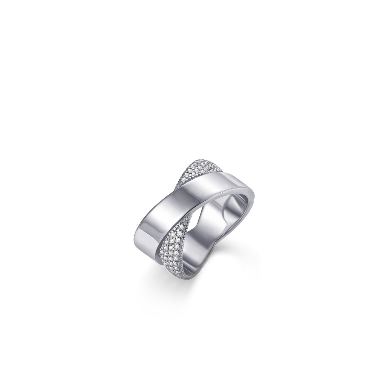 Ring uit de Modern Icons collectie van Gisser Jewels gemaakt van Gerhodineerd Zilver. De ringmaat is 56 en de ringbreedte is 12 mm .