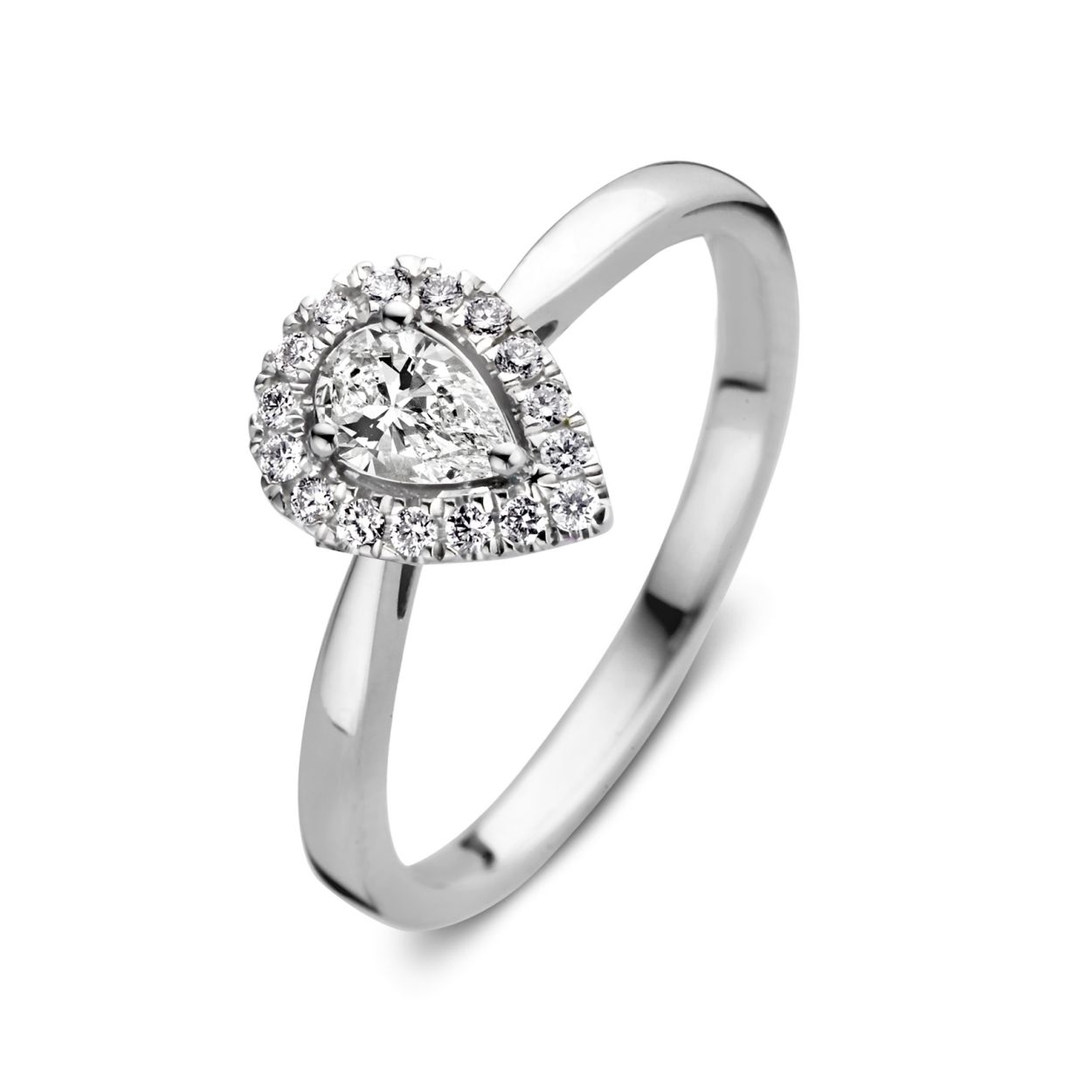 Witgouden diamant ring ( 0.30 crt. ) 'Elin' met peer middensteen (0.20 crt.)

Een echte eyecatcher binnen de collectie is deze peervormige Elin ring! De fancy cut diamant is geslepen in peervorm en valt dan ook onmiddellijk op. De middensteen is bovendien omringd door kleinere briljant geslepen diamanten voor een extra wauw-factor.  De ring heeft een sierlijke verhoogde zetting, waardoor hij perfect gecombineerd kan worden met een gladde of diamanten rijring. Wat dacht je bijvoorbeeld van onze Millie ring?

Kies zelf de gewenste steengrootte van jouw diamanten. De Elin ring is in verschillende maten en goudkleuren beschikbaar. 