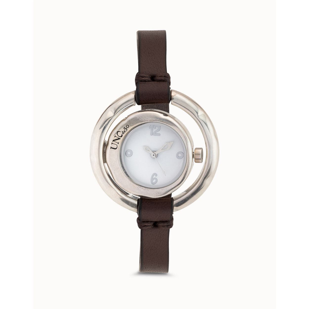 Dit horloge is van het merk UNO de 50. Dit horloge is gemaakt van edelmetaal en is bruin van kleur.
