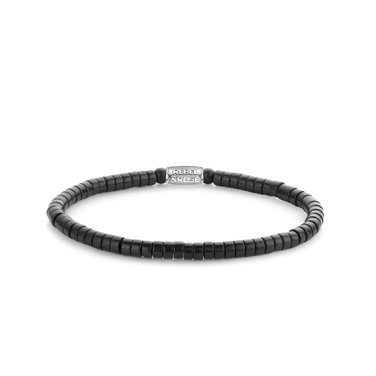 Deze armband is van het merk Rebel & Rose. Het is een herensieraad. De armband is zwart van kleur.