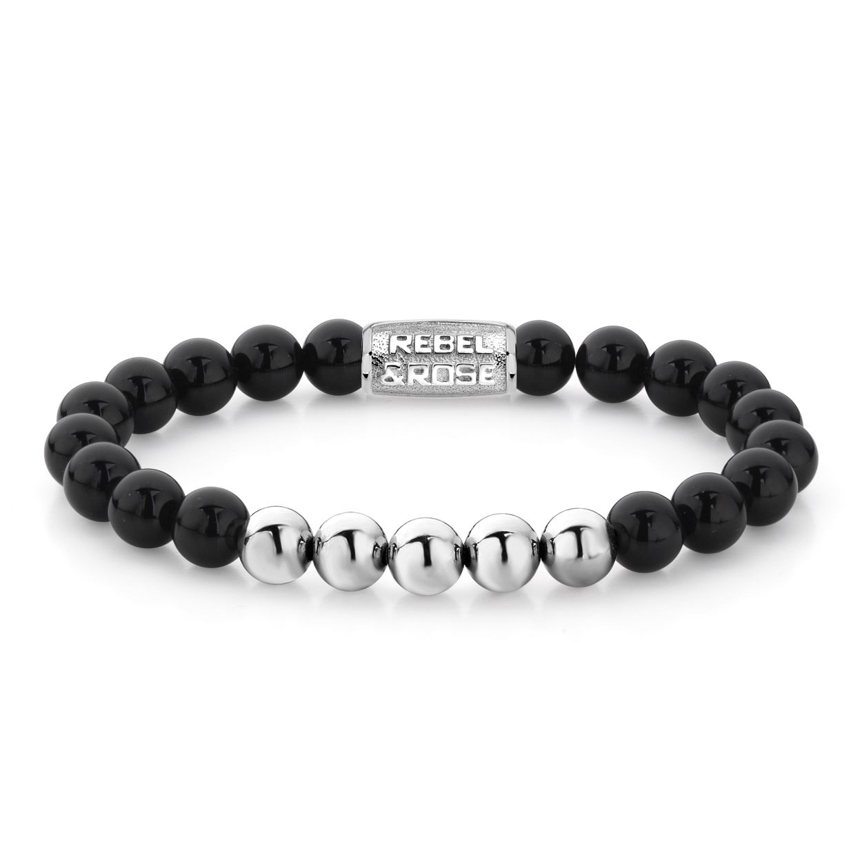 Deze armband is van het merk Rebel & Rose. Het is een herensieraad. De armband is zilver van kleur.