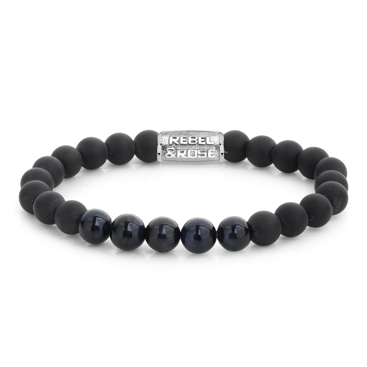 Deze armband is van het merk Rebel & Rose. Het is een herensieraad. De armband is zwart van kleur.