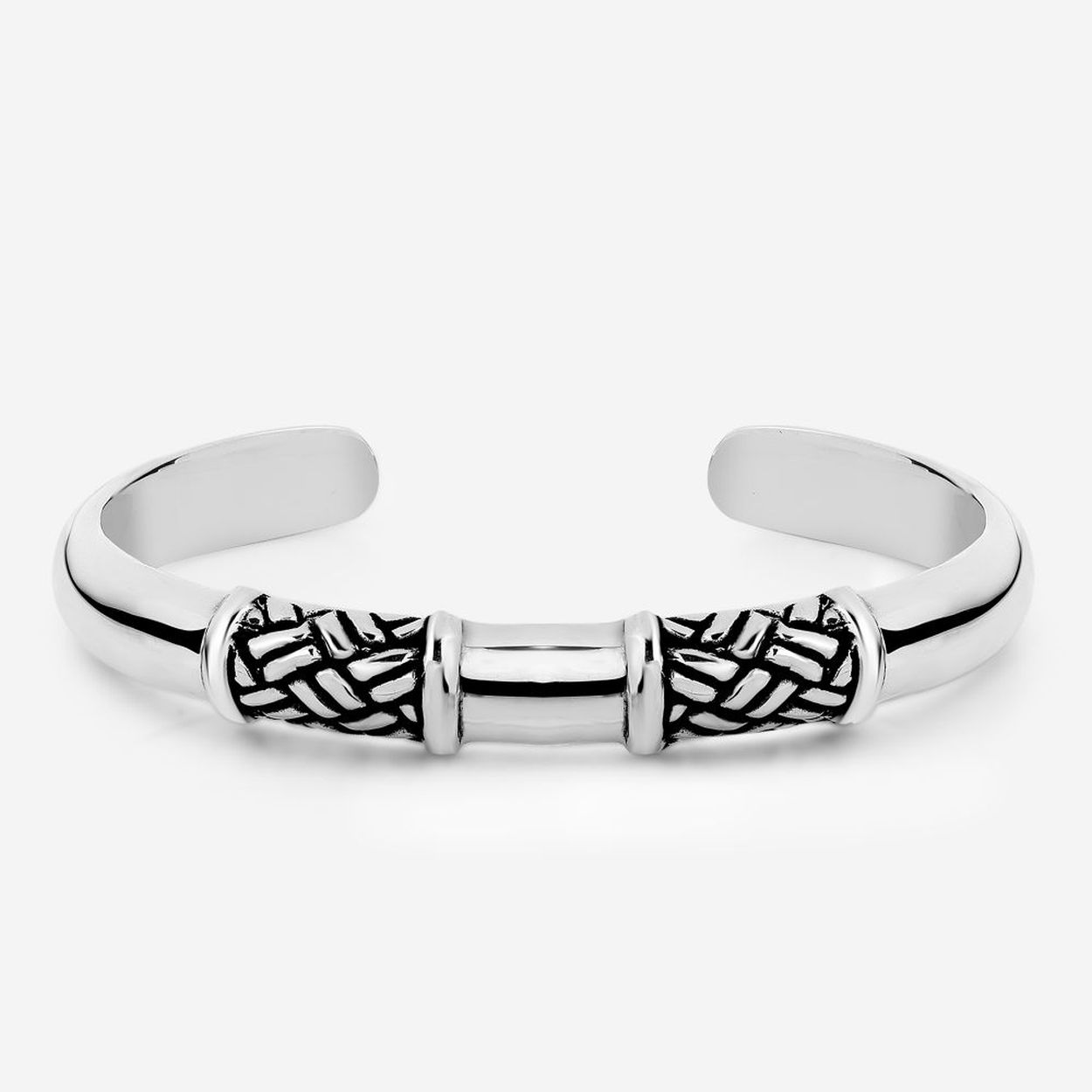 Sterling zilveren bangle armband van het merk Rebel & Rose. De armband is handmade in Bali van het hoogste zilvergehalte (925) Sterling Silver.