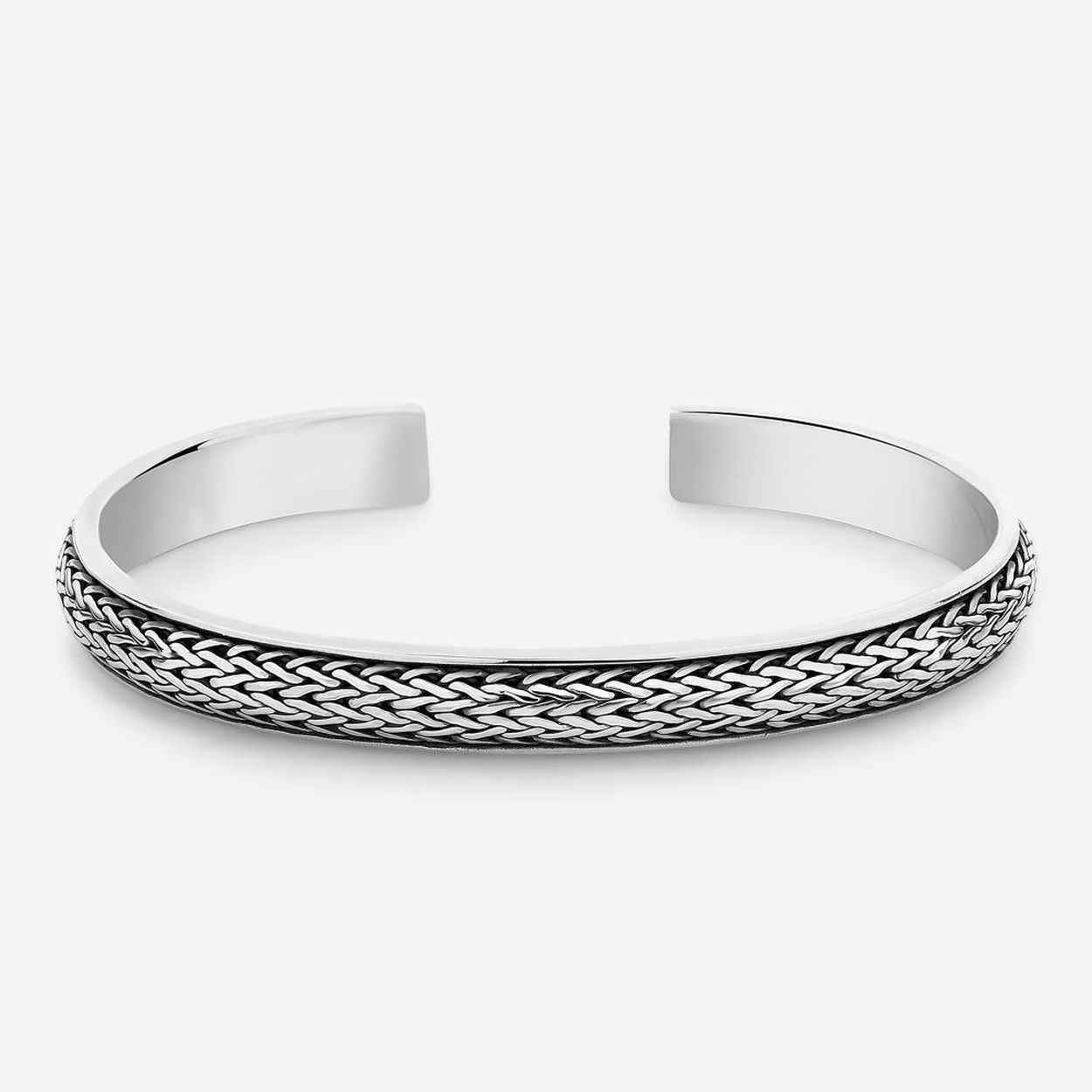 Sterling zilveren bangle armband van het merk Rebel & Rose. De armband is handmade in Bali van het hoogste zilvergehalte (925) Sterling Silver.