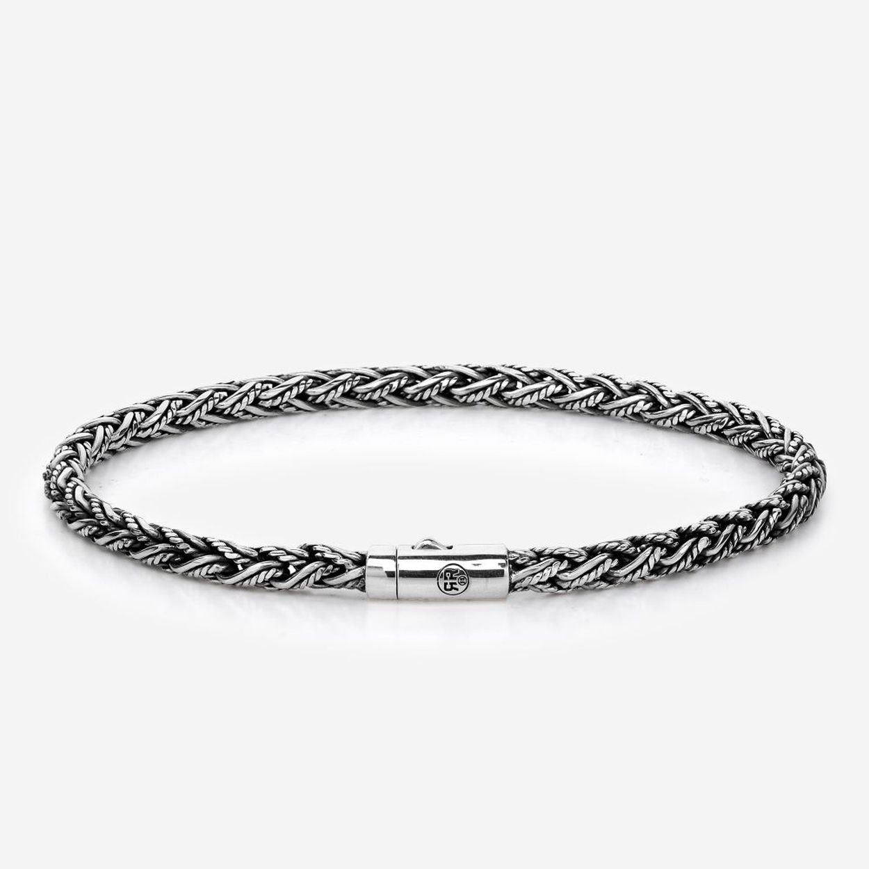 Sterling zilveren armband van het merk Rebel & Rose. De armband is handmade in Bali van het hoogste zilvergehalte (925) Sterling Silver.