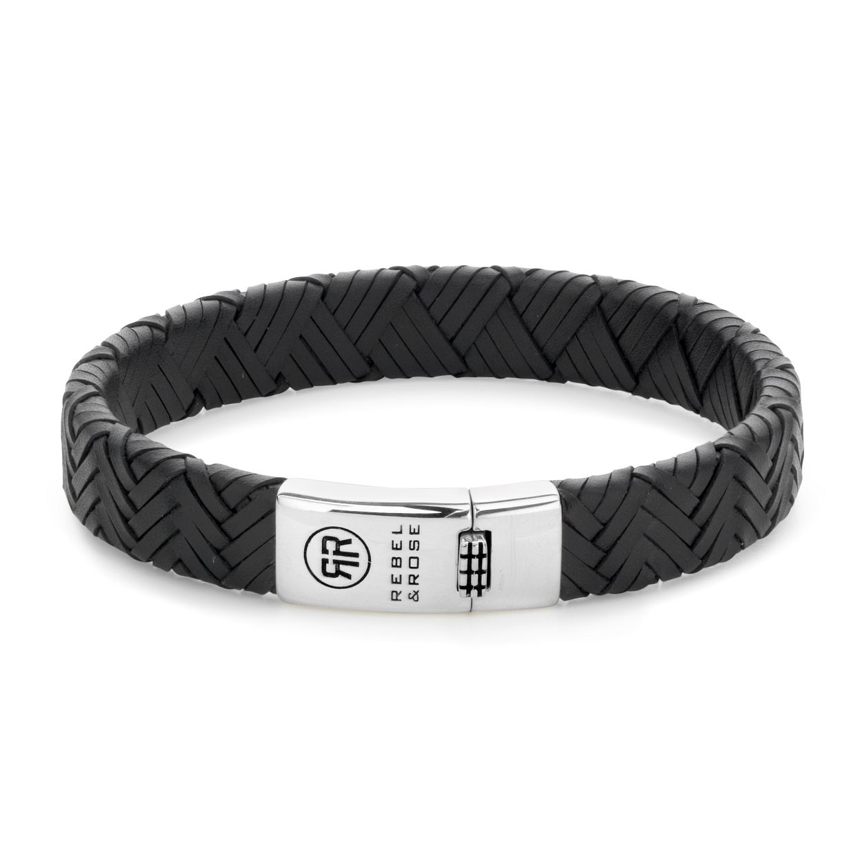 Deze armband is van het merk Rebel & Rose. Het is een herensieraad. De armband is zwart van kleur.