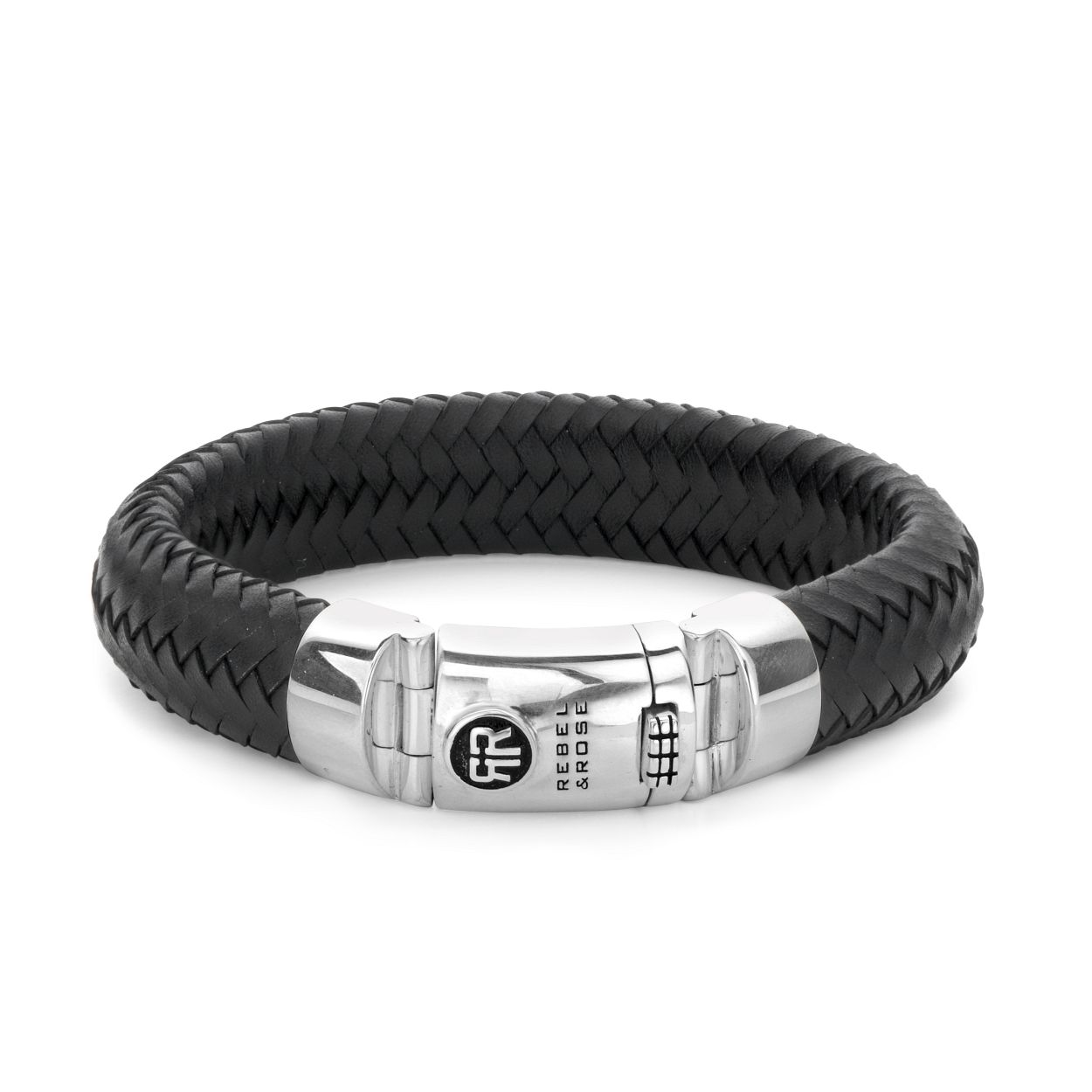 Deze armband is van het merk Rebel & Rose. Het is een herensieraad. De armband is zwart van kleur.