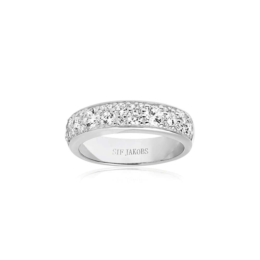 Dit is een ring van het merk Sif Jakobs gemaakt voor dames.
De specificaties zijn als volgt:
Ringmaat: 50
Gewicht: 5 gram