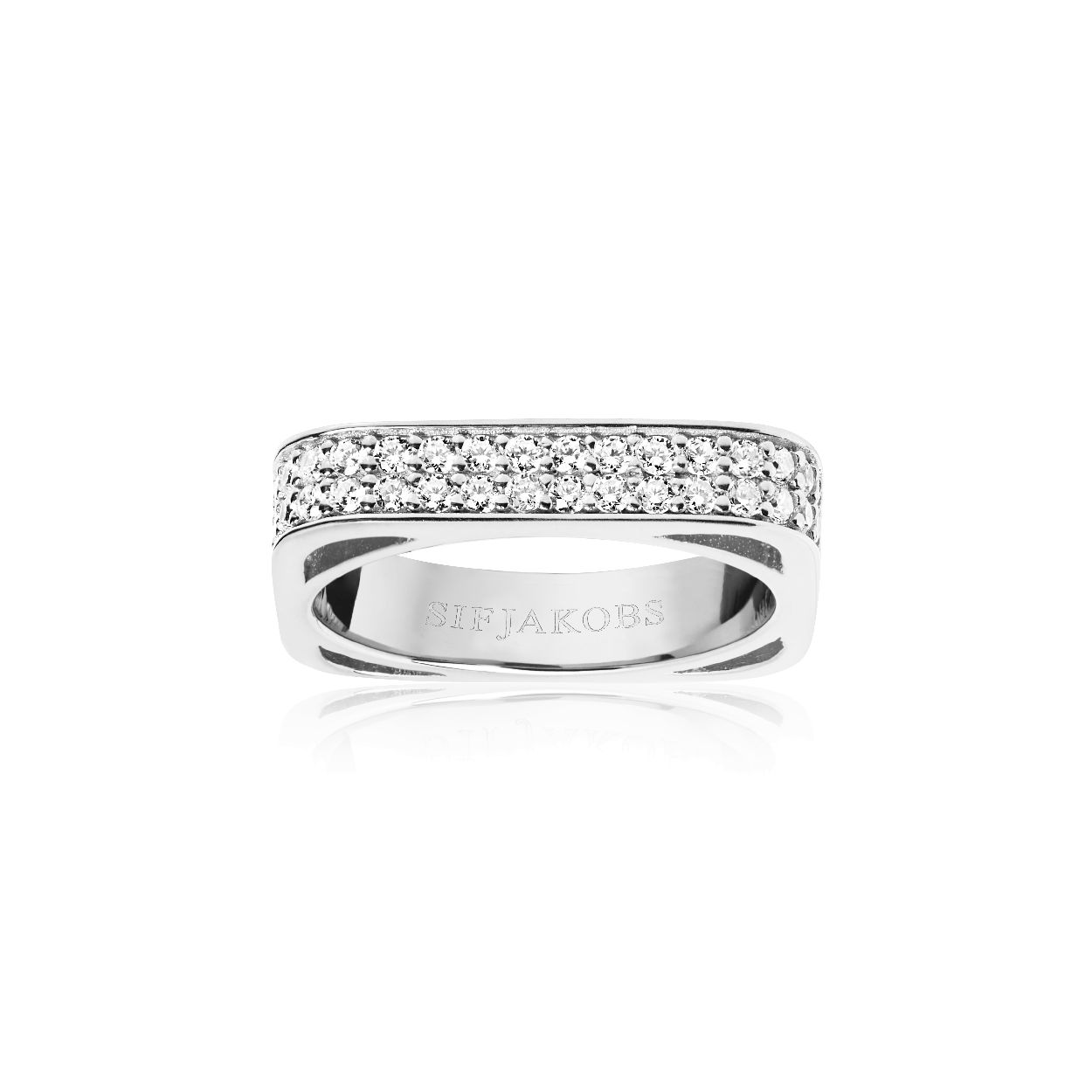 Een ring van het merk Sif Jakobs. De kleur van het sieraad is zilver. Dit sieraad bevat de edelsteen: zirconia. De kleur van deze edelsteen is: wit.