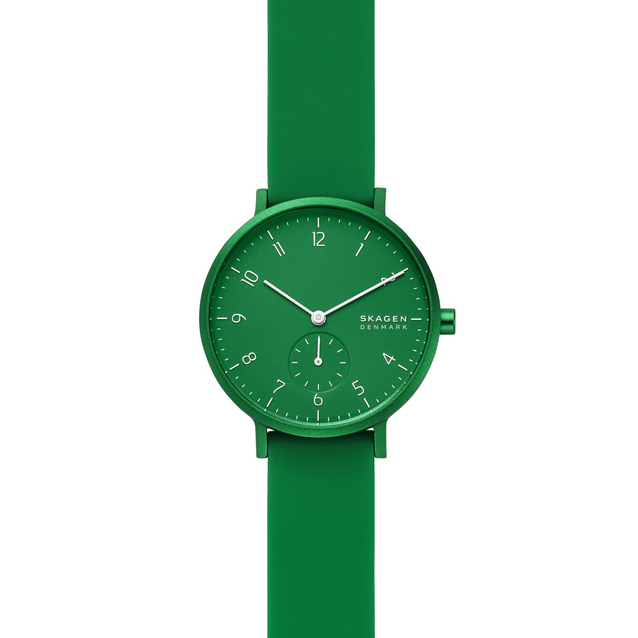 Het SKAGEN SKW2804 horloge heeft een kastmaat van 36 mm en is voorzien van een groene rubberen band. Dit schitterende dames model is van de AAREN collectie.