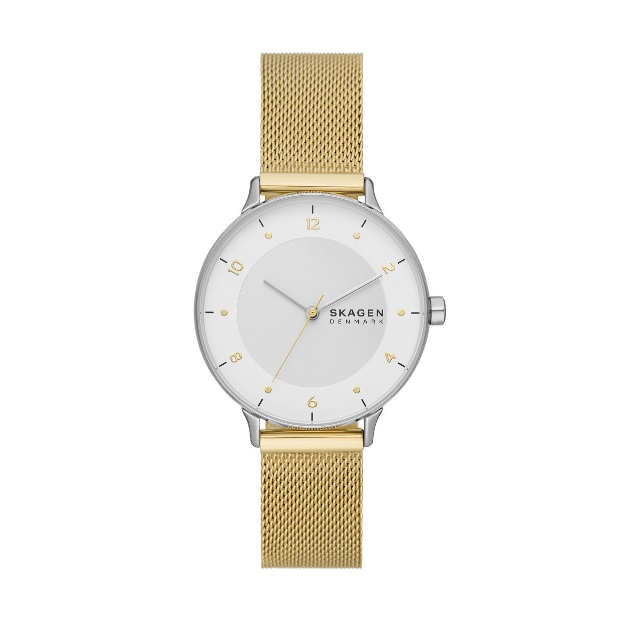 Deze Riis van 36�mm heeft een witte wijzerplaat, uurwerk met drie wijzers en een goudkleurig roestvrijstalen mesh bandje. Het horlogebandje is verwisselbaar.