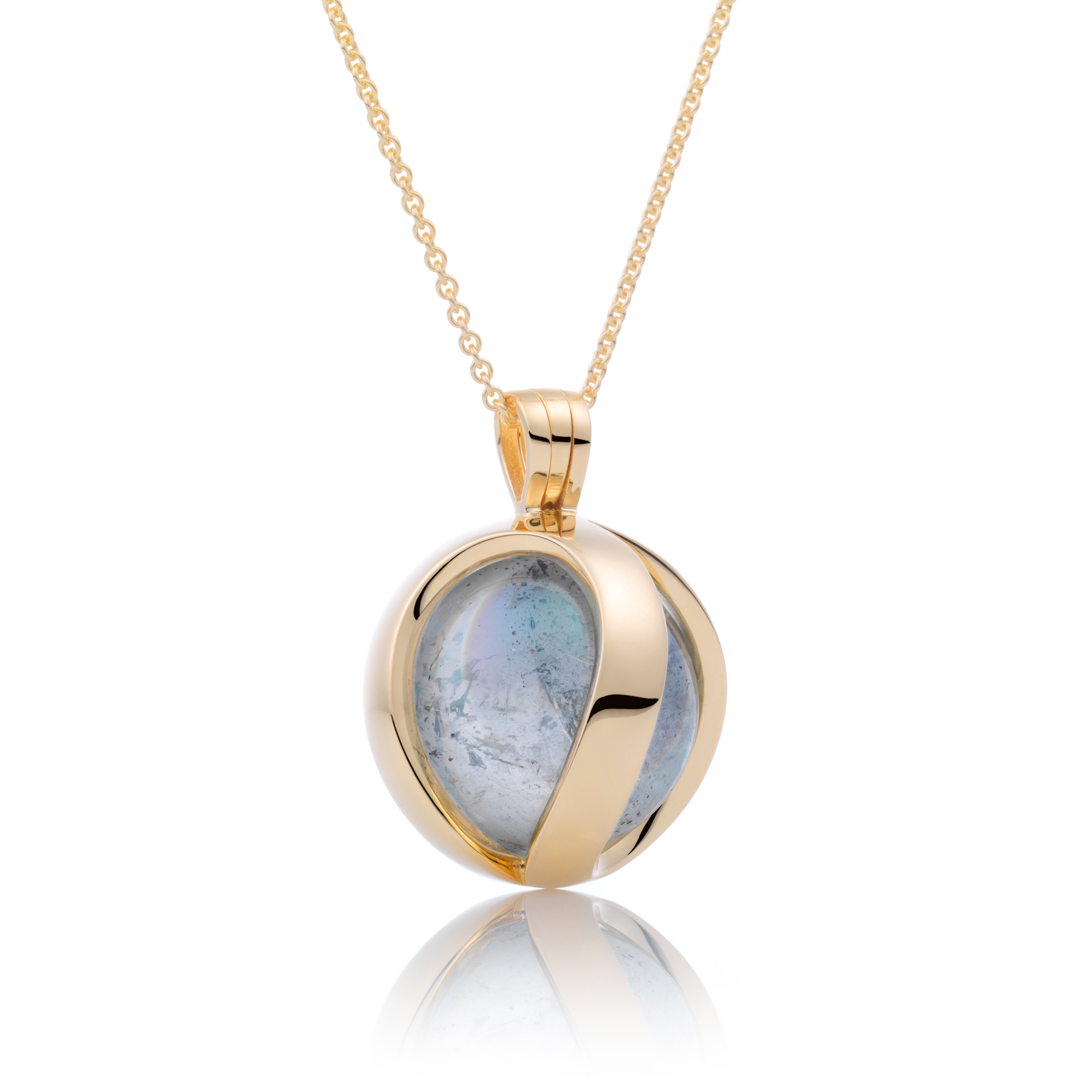 Sparkling Jewels is een Nederlands merk en heeft mooie handgemaakte sieraden die u kunt combineren met edelstenen.